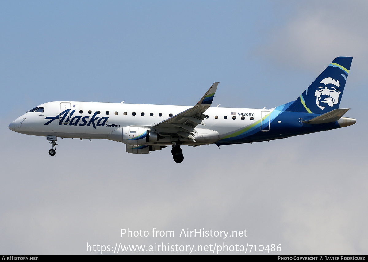 Aircraft Photo of N430SY | Embraer 175LR (ERJ-170-200LR) | Alaska Airlines | AirHistory.net #710486