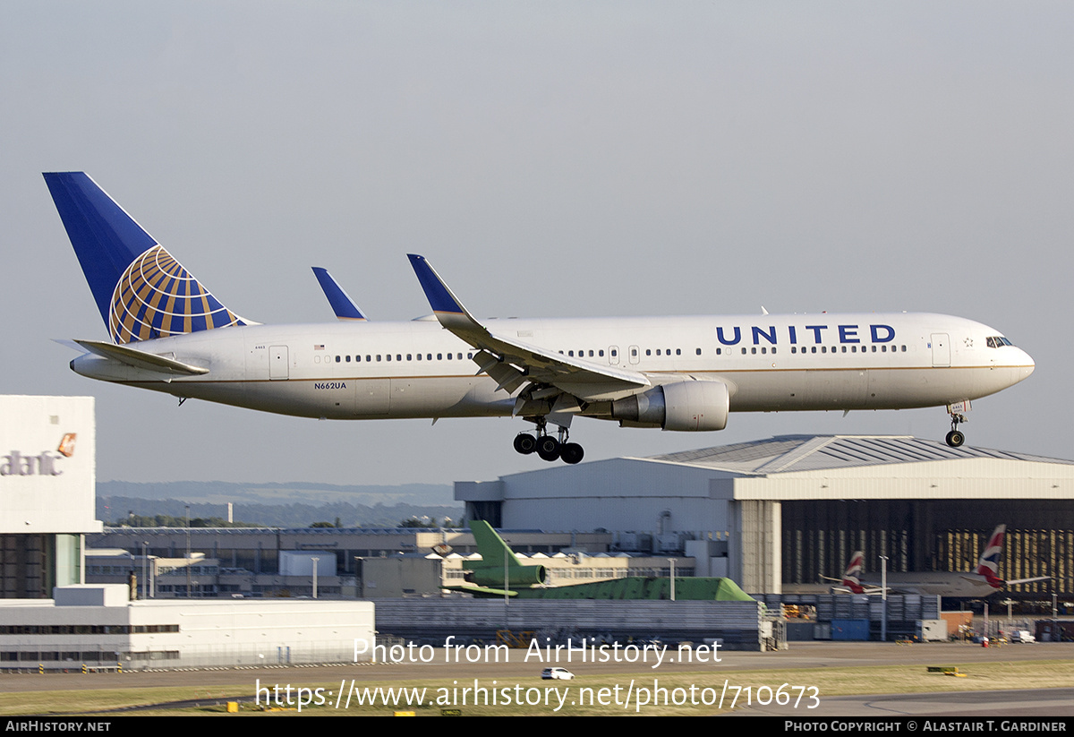 Aircraft Photo of N662UA | Boeing 767-322/ER | United Airlines | AirHistory.net #710673