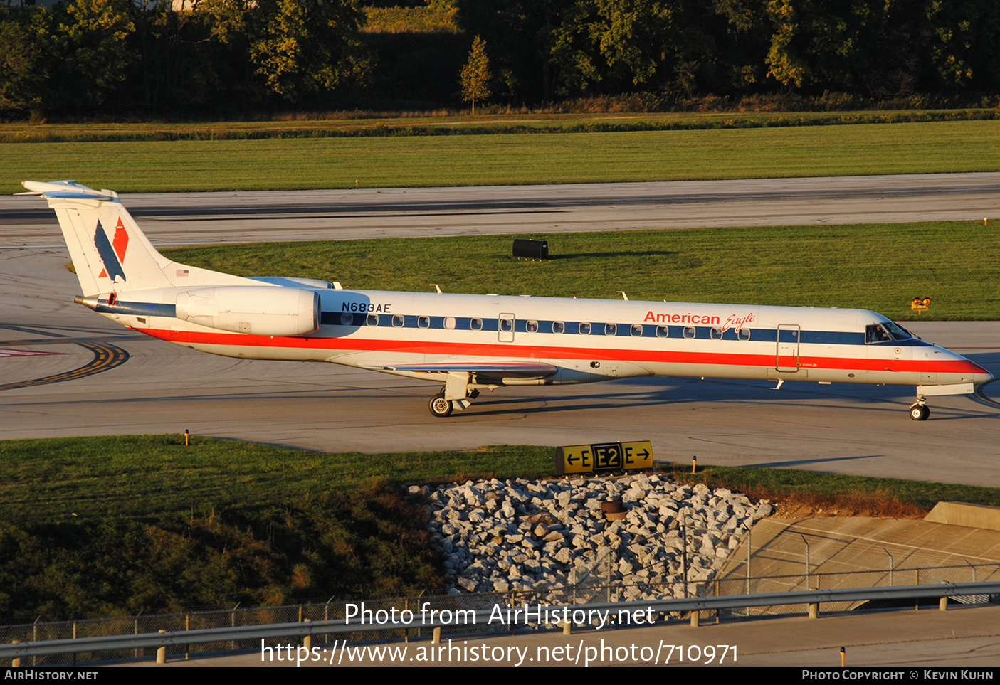 Aircraft Photo of N683AE | Embraer ERJ-145LR (EMB-145LR) | American Eagle | AirHistory.net #710971