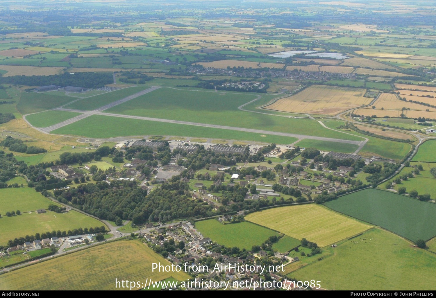 Airport photo of Hullavington (EGDV) (closed) in England, United Kingdom | AirHistory.net #710985