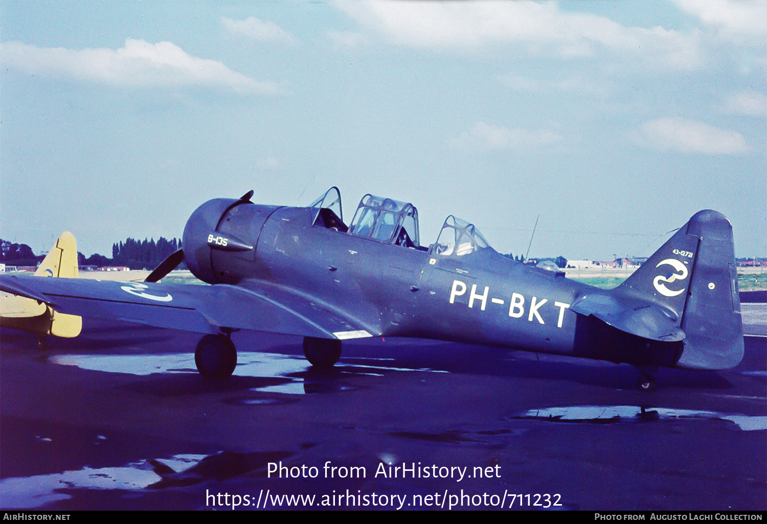 Aircraft Photo of PH-BKT / B-135 | North American AT-16 Harvard IIB | Stichting Vliegsport Gilze-Rijen | AirHistory.net #711232