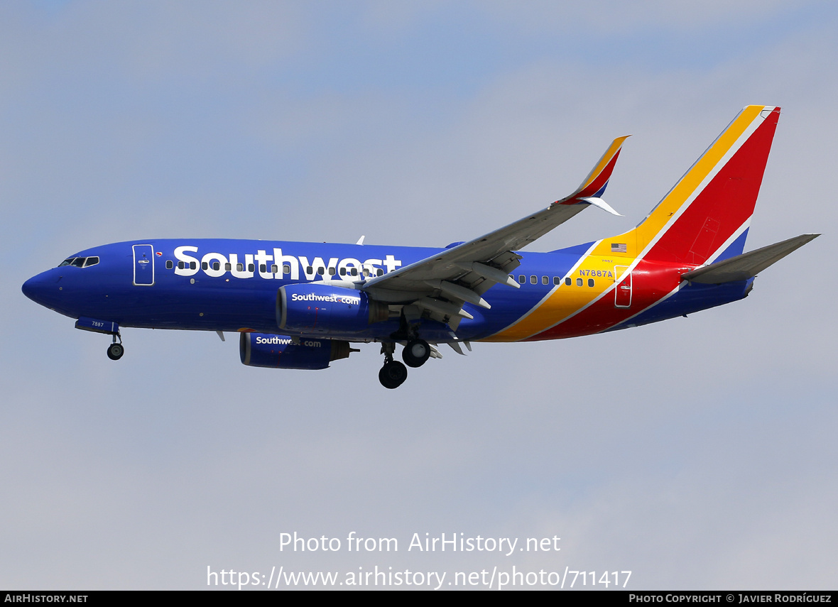 Aircraft Photo of N7887A | Boeing 737-752 | Southwest Airlines | AirHistory.net #711417