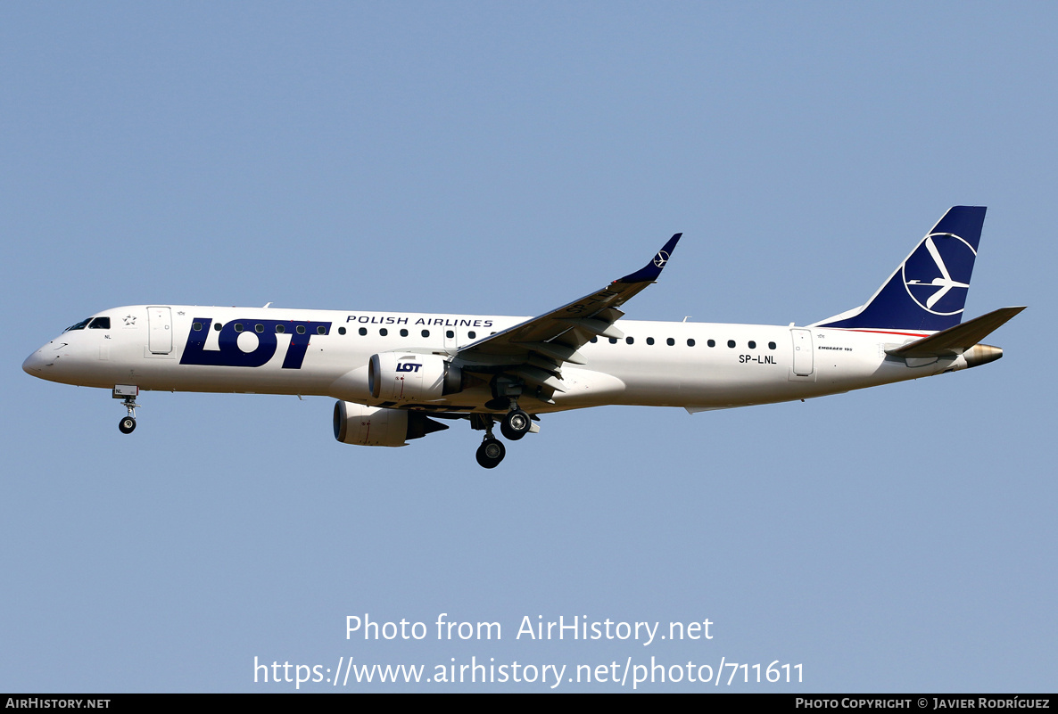 Aircraft Photo of SP-LNL | Embraer 195LR (ERJ-190-200LR) | LOT Polish Airlines - Polskie Linie Lotnicze | AirHistory.net #711611