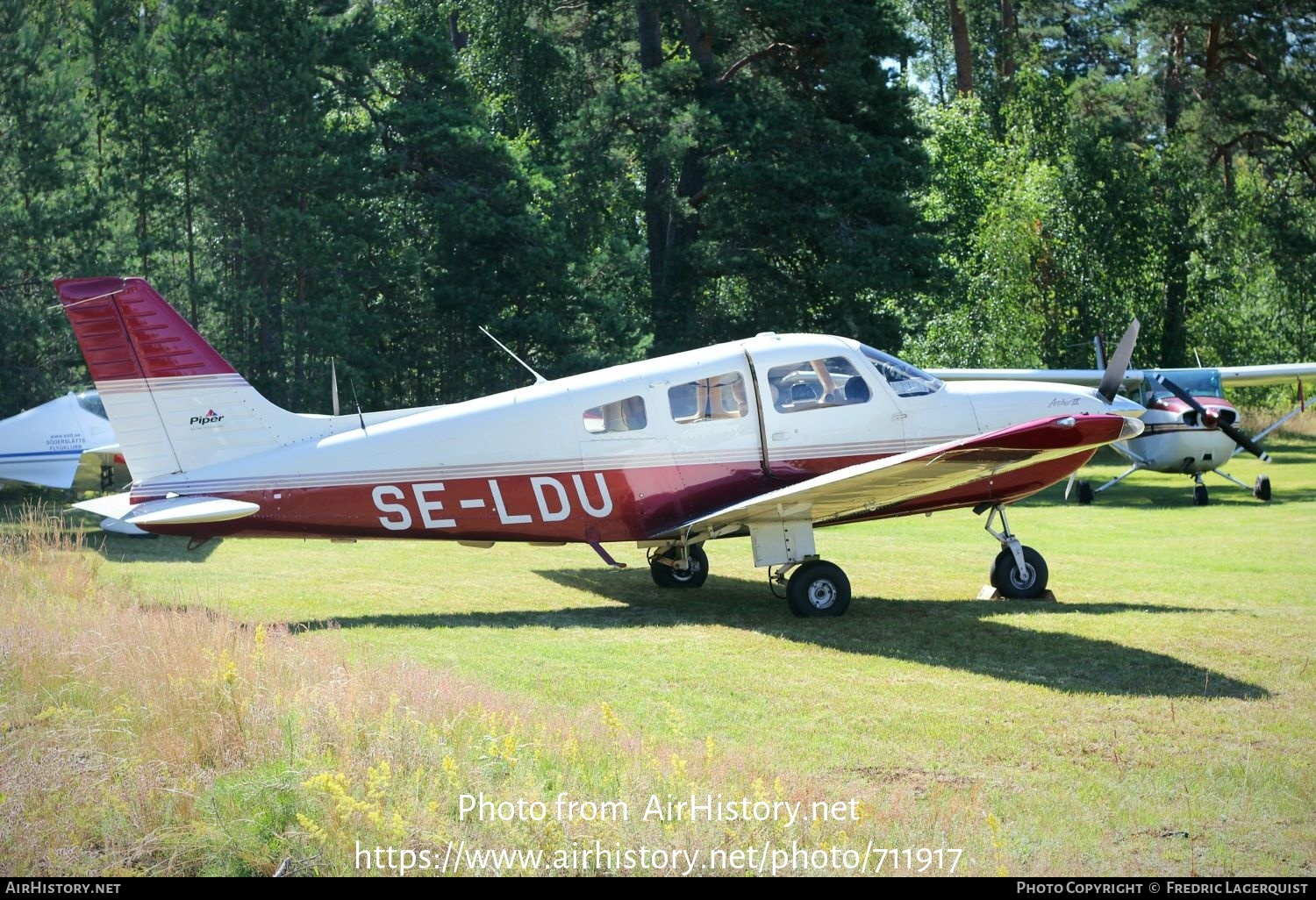 Aircraft Photo of SE-LDU | Piper PA-28-181 Archer III | AirHistory.net #711917