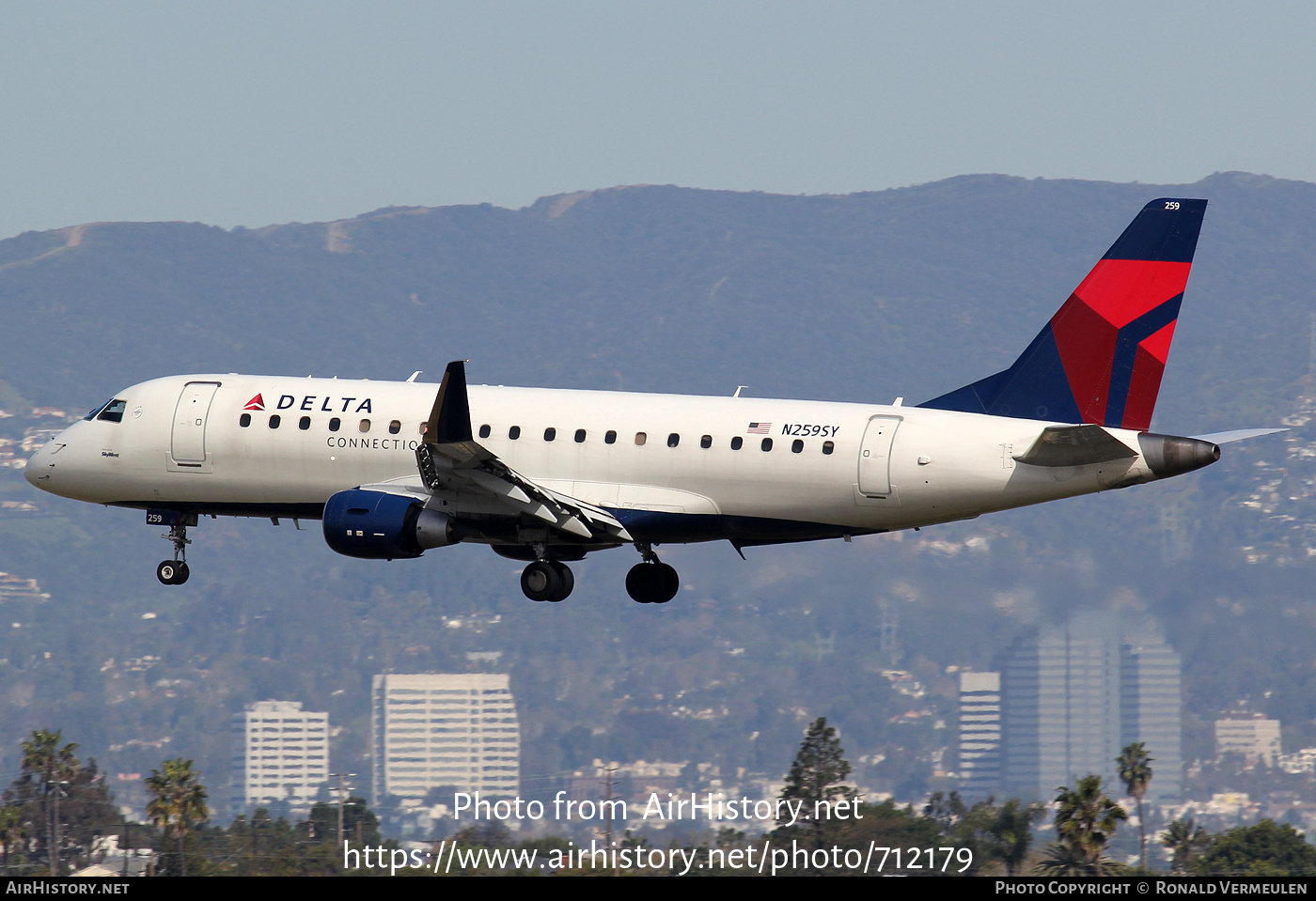 Aircraft Photo of N259SY | Embraer ERJ-175SC (ERJ-170-200SC) | Delta Connection | AirHistory.net #712179