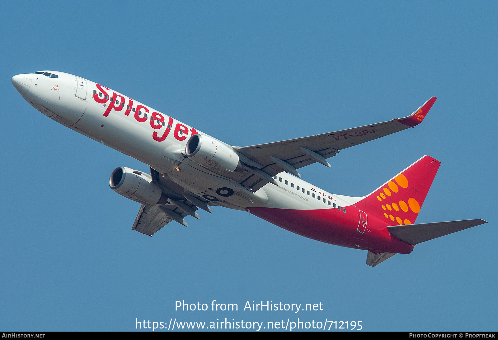 Aircraft Photo of VT-SPJ | Boeing 737-8GJ | SpiceJet | AirHistory.net #712195