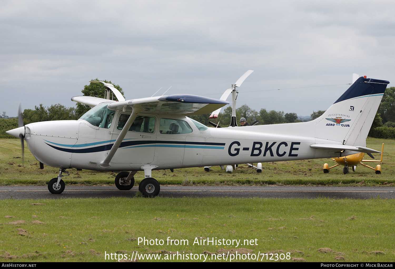 Aircraft Photo of G-BKCE | Reims F172P Skyhawk | Leicestershire Aero Club | AirHistory.net #712308