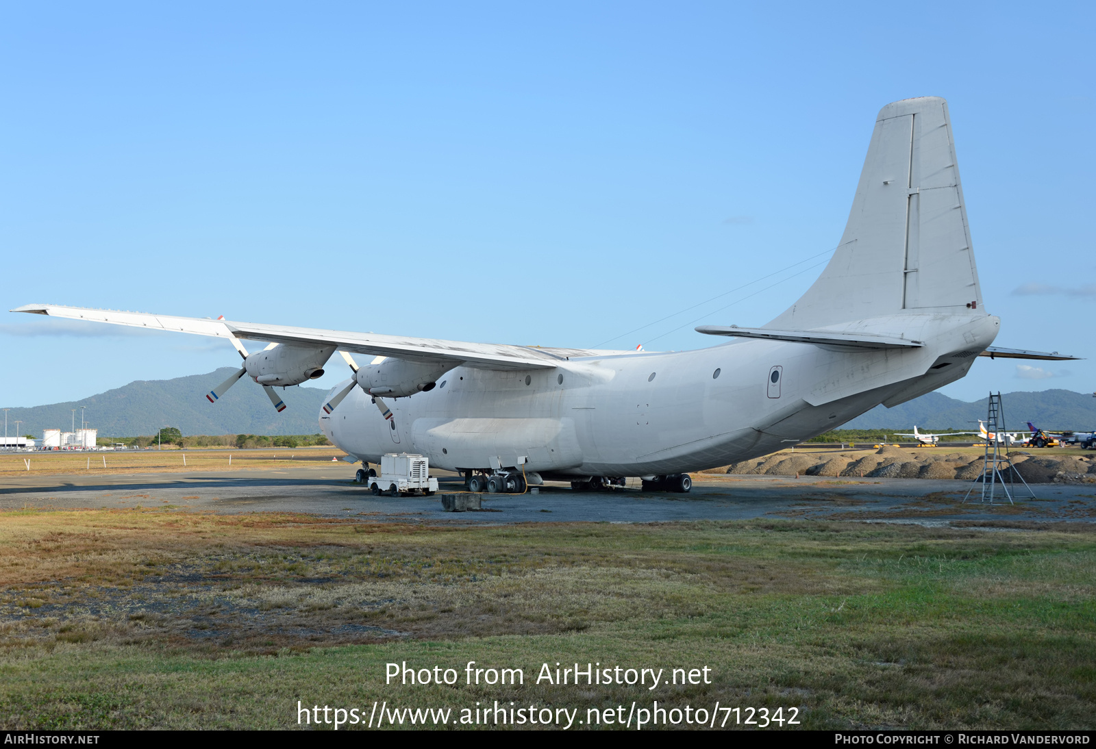 Aircraft Photo of N1819S | Short SC.5 Belfast C1 | AirHistory.net #712342