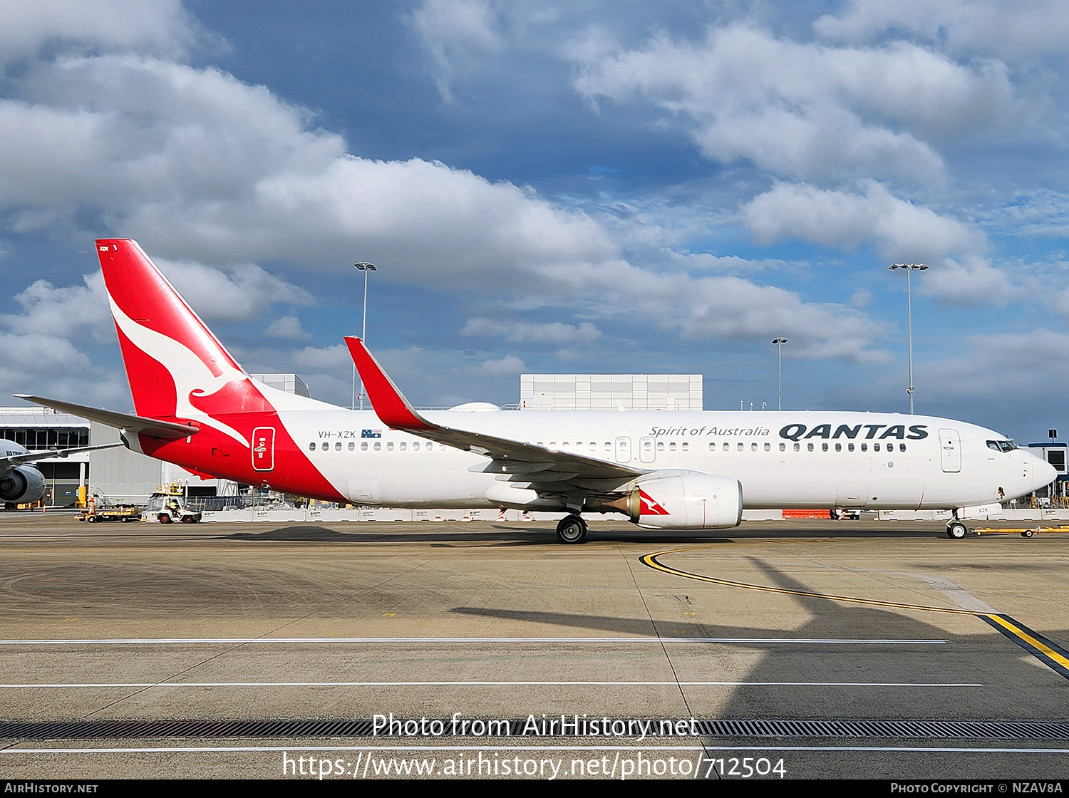 Aircraft Photo of VH-XZK | Boeing 737-838 | Qantas | AirHistory.net #712504