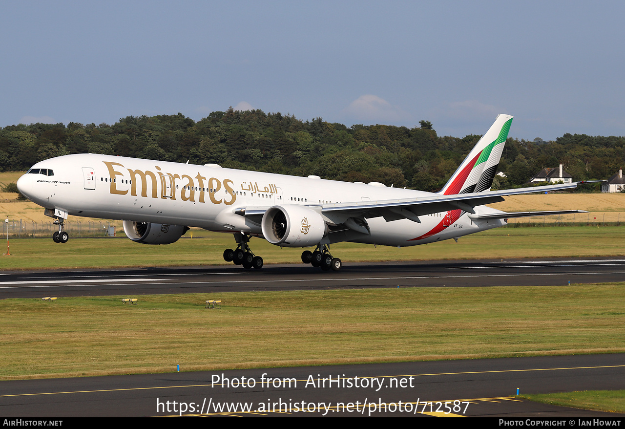 Aircraft Photo of A6-SIL | Boeing 777-35R/ER | Emirates | AirHistory.net #712587