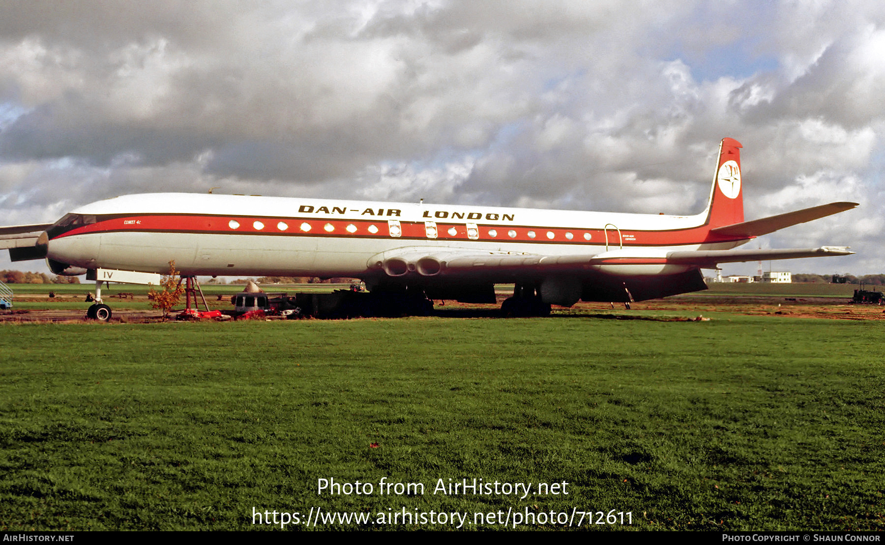 Aircraft Photo of G-BDIV | De Havilland D.H. 106 Comet 4C | Dan-Air London | AirHistory.net #712611