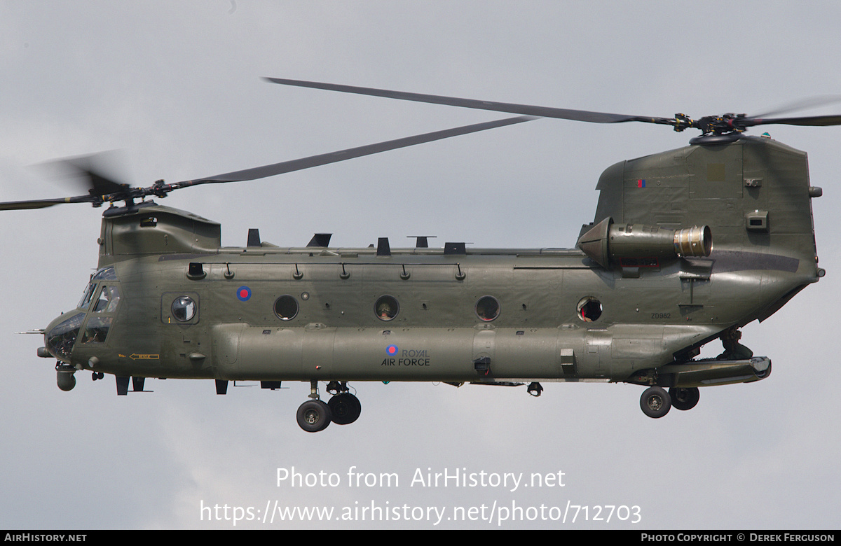 Aircraft Photo of ZD982 | Boeing Chinook HC6A (352) | UK - Air Force | AirHistory.net #712703