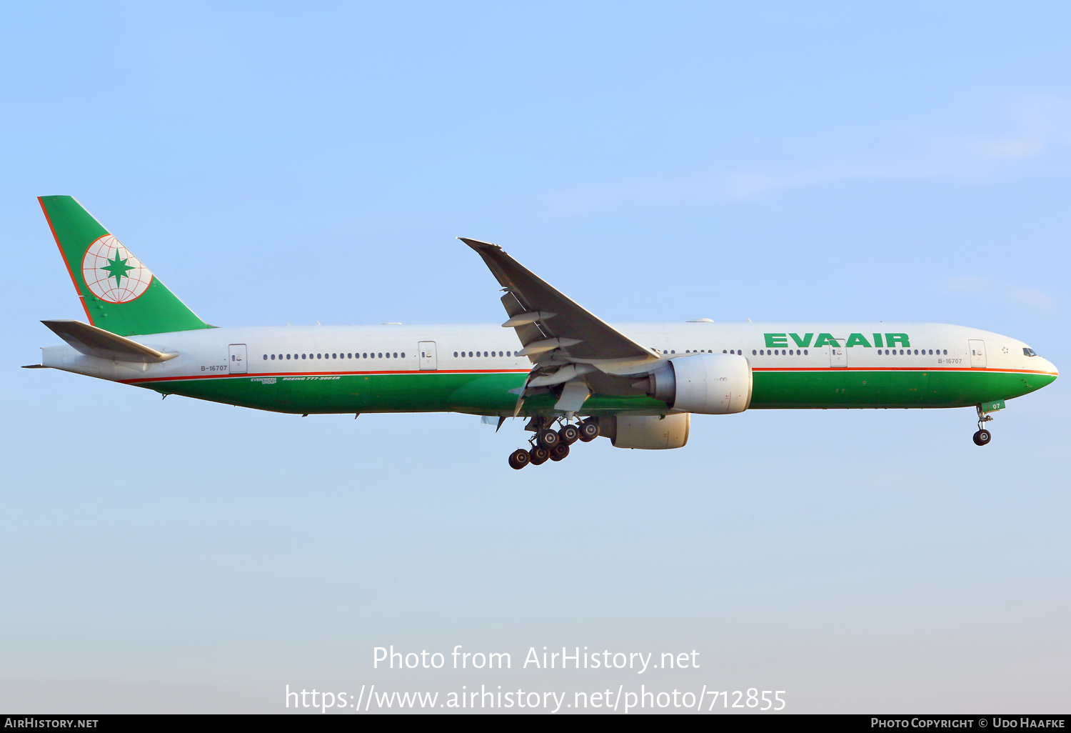 Aircraft Photo of B-16707 | Boeing 777-35E/ER | EVA Air | AirHistory.net #712855