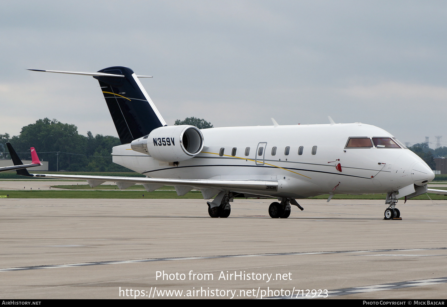 Aircraft Photo of N359V | Bombardier Challenger 604 (CL-600-2B16) | AirHistory.net #712923