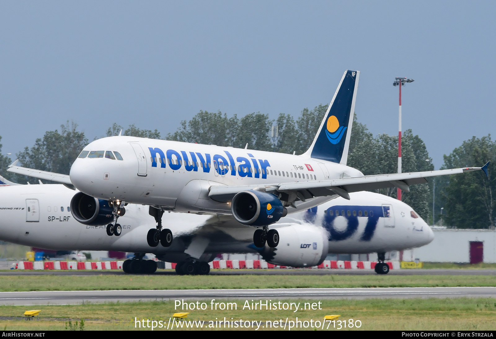 Aircraft Photo of TS-INP | Airbus A320-214 | Nouvelair Tunisie | AirHistory.net #713180