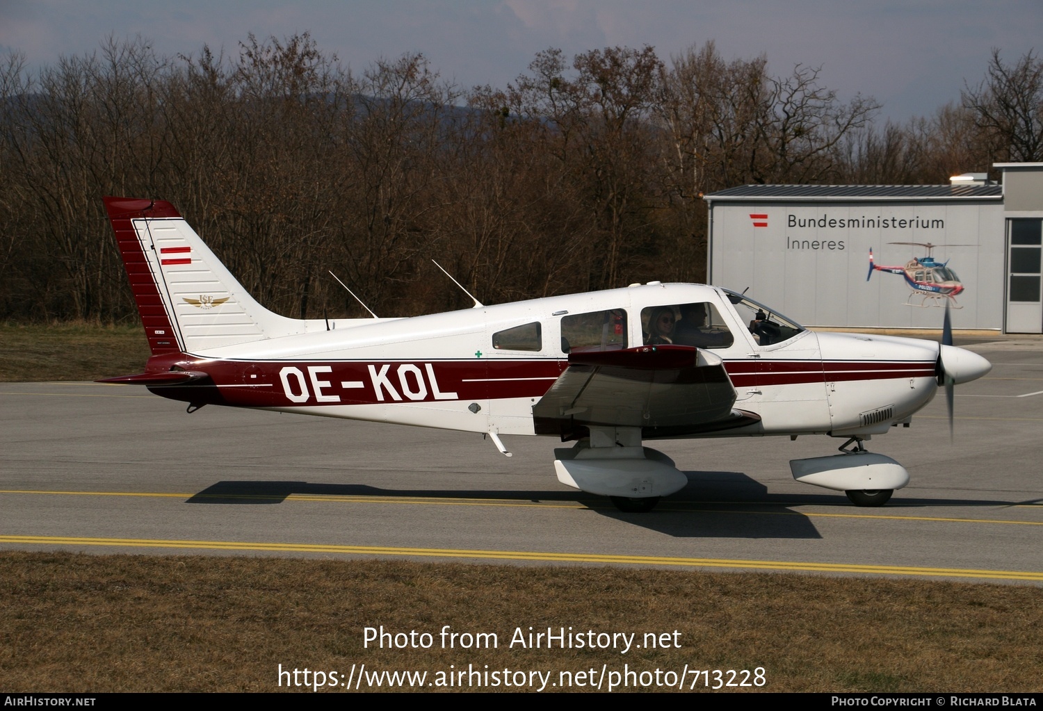 Aircraft Photo of OE-KOL | Piper PA-28-181 Archer II | AirHistory.net #713228