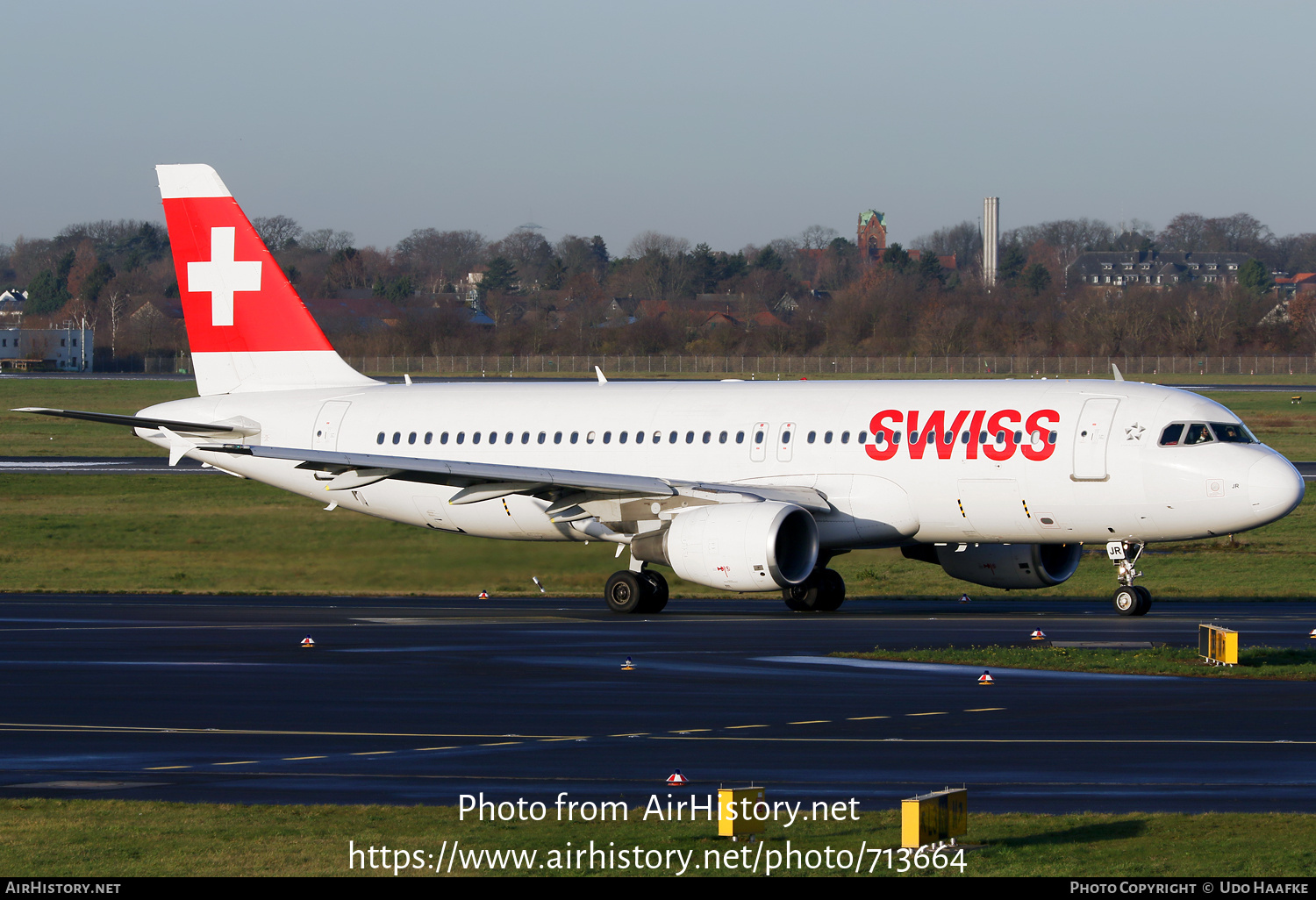 Aircraft Photo of HB-IJR | Airbus A320-214 | Swiss International Air Lines | AirHistory.net #713664