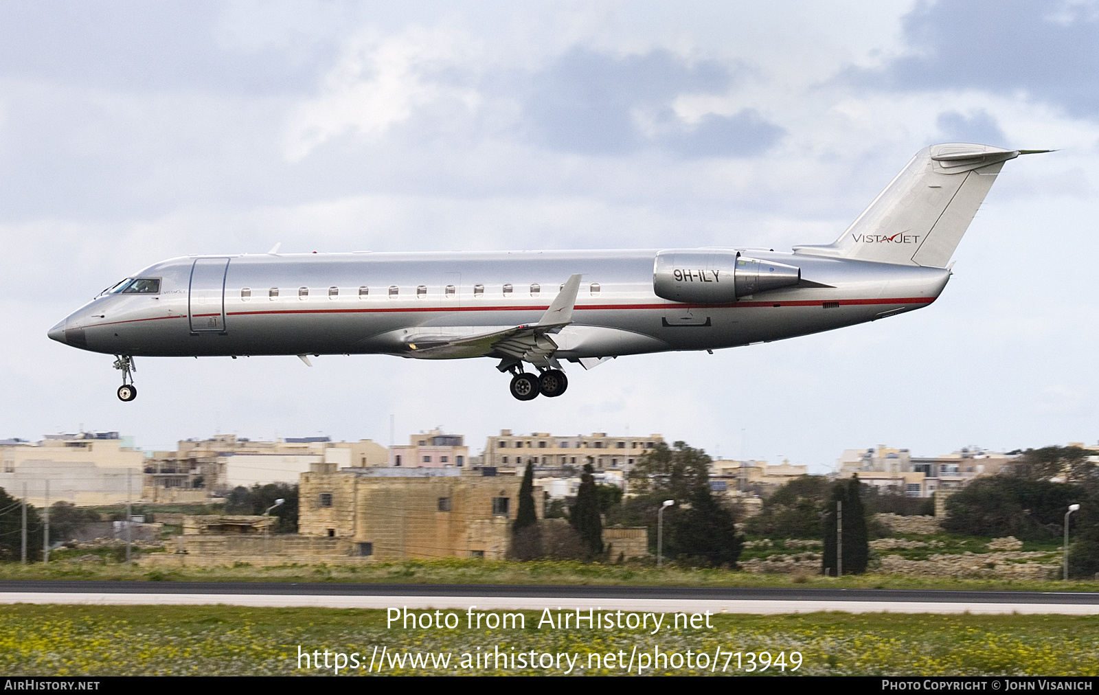 Aircraft Photo of 9H-ILY | Bombardier Challenger 850 (CRJ-200SE/CL-600-2B19) | VistaJet | AirHistory.net #713949