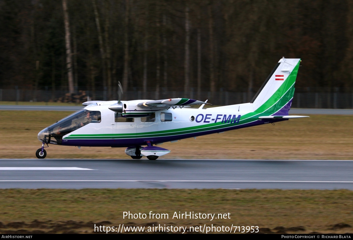 Aircraft Photo of OE-FMM | Partenavia P-68 Observer | AirHistory.net #713953