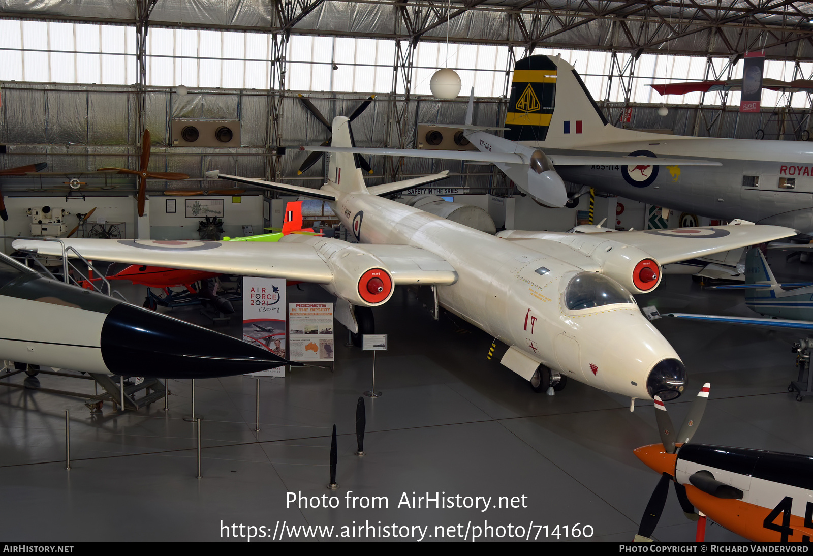 Aircraft Photo of WK165 | English Electric Canberra B2 | UK - Air Force | AirHistory.net #714160