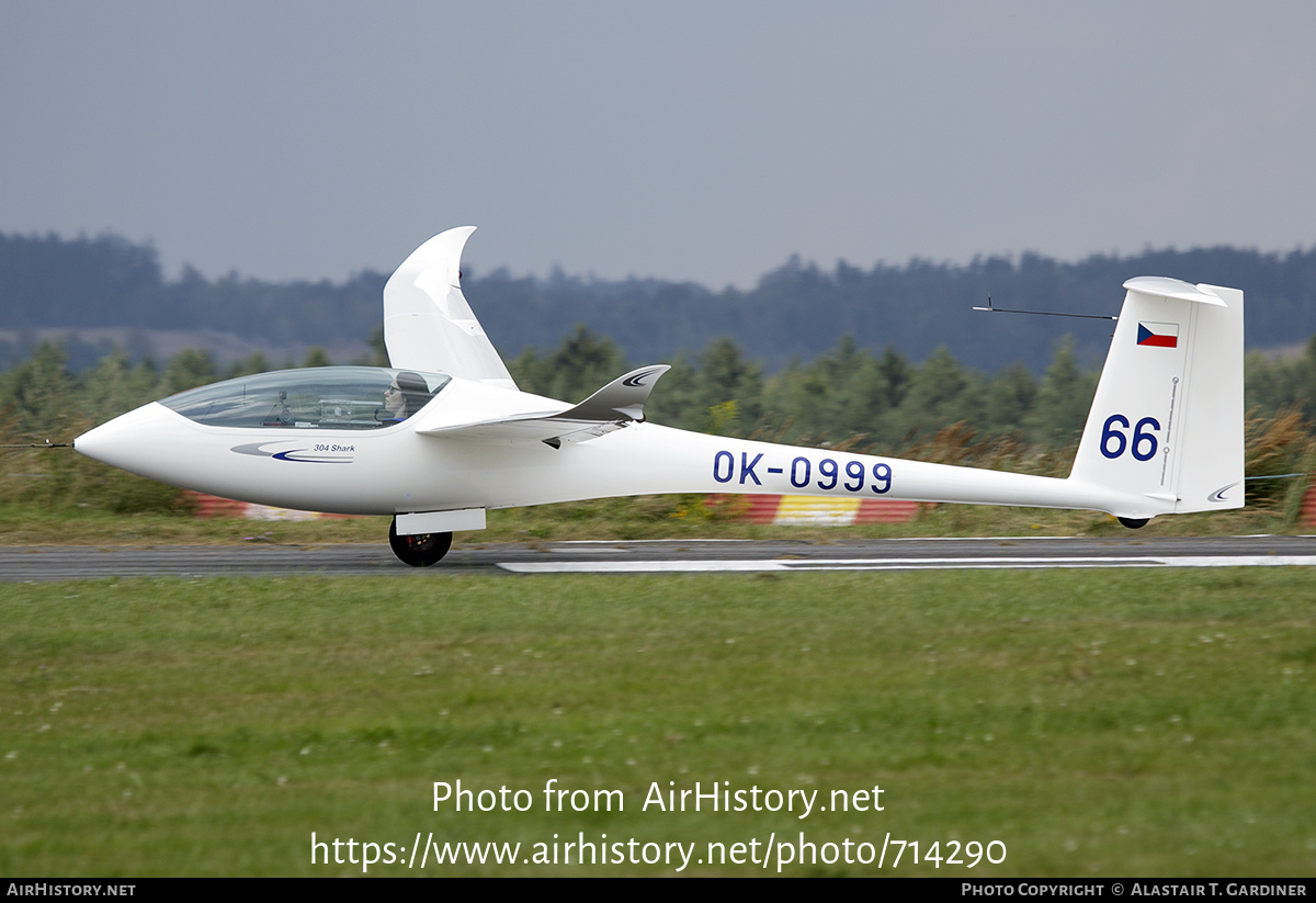 Aircraft Photo of OK-0999 | HpH 304SJ Shark | AirHistory.net #714290