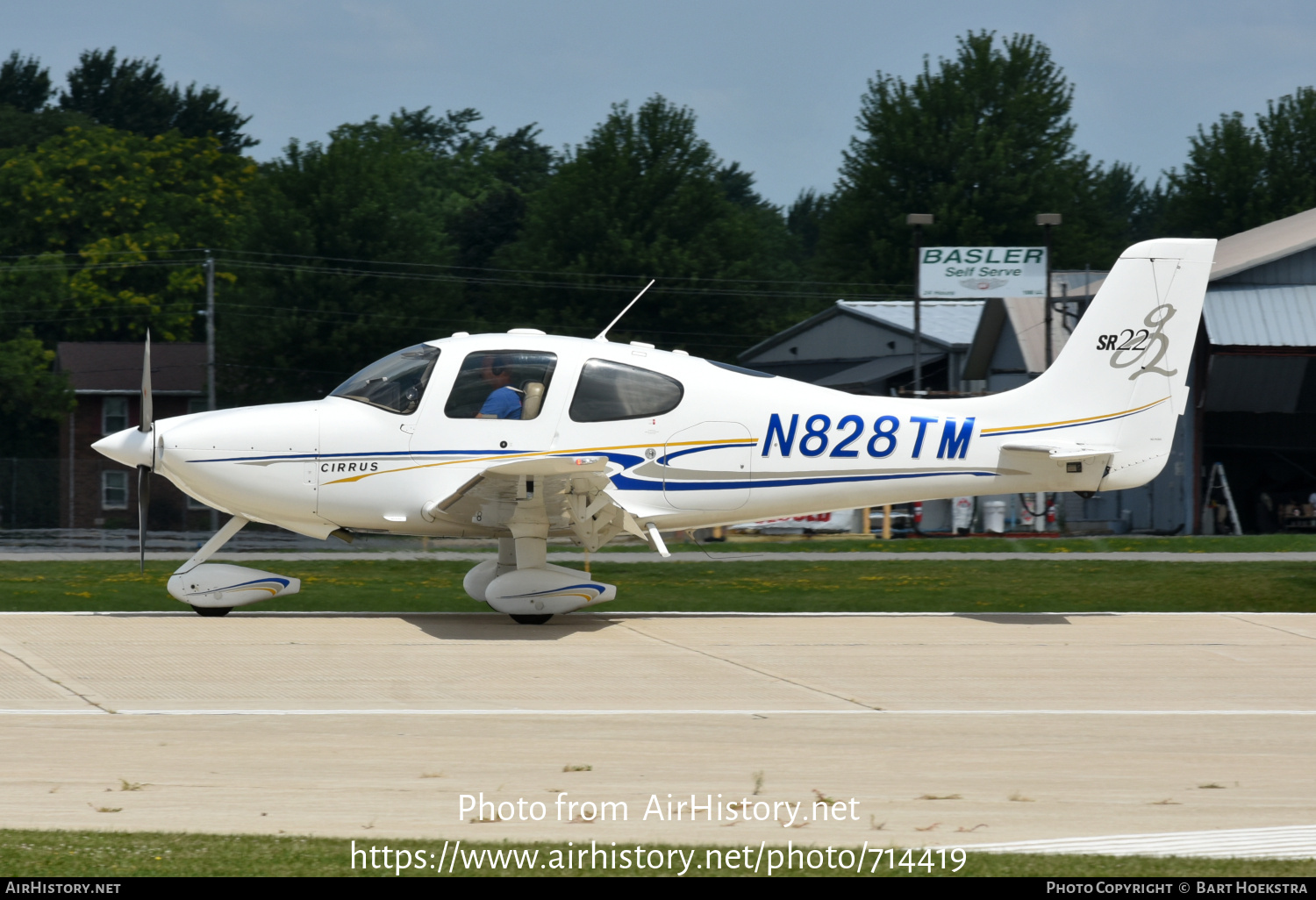 Aircraft Photo of N828TM | Cirrus SR-22 G2 | AirHistory.net #714419