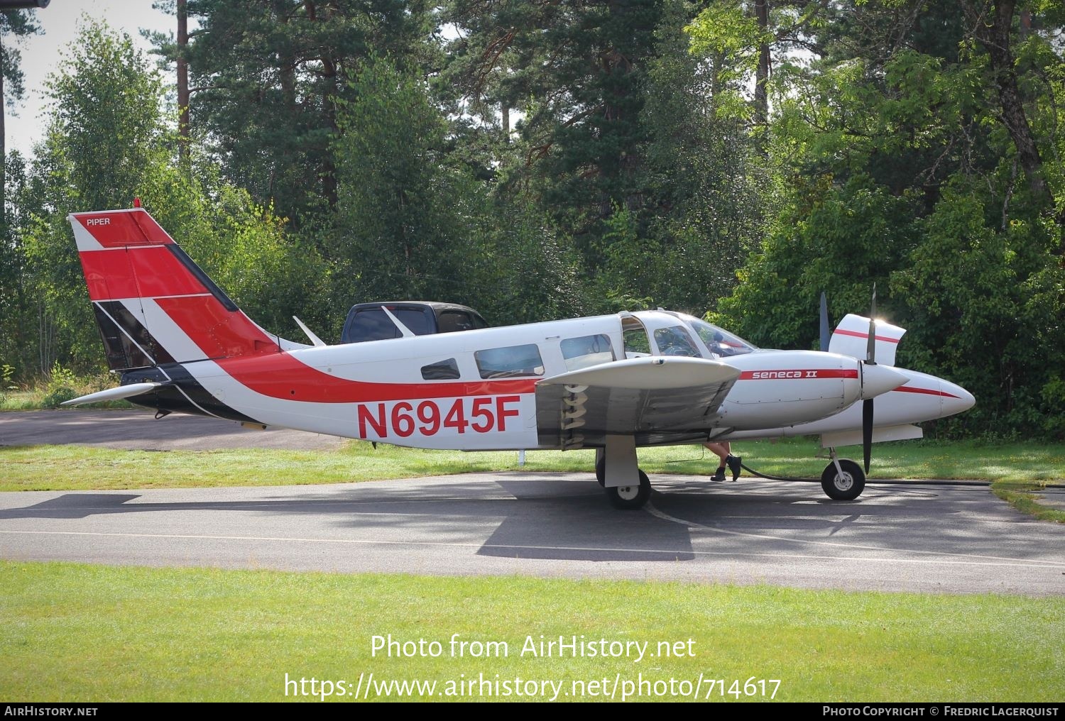 Aircraft Photo of N6945F | Piper PA-34-200T Seneca II | AirHistory.net #714617