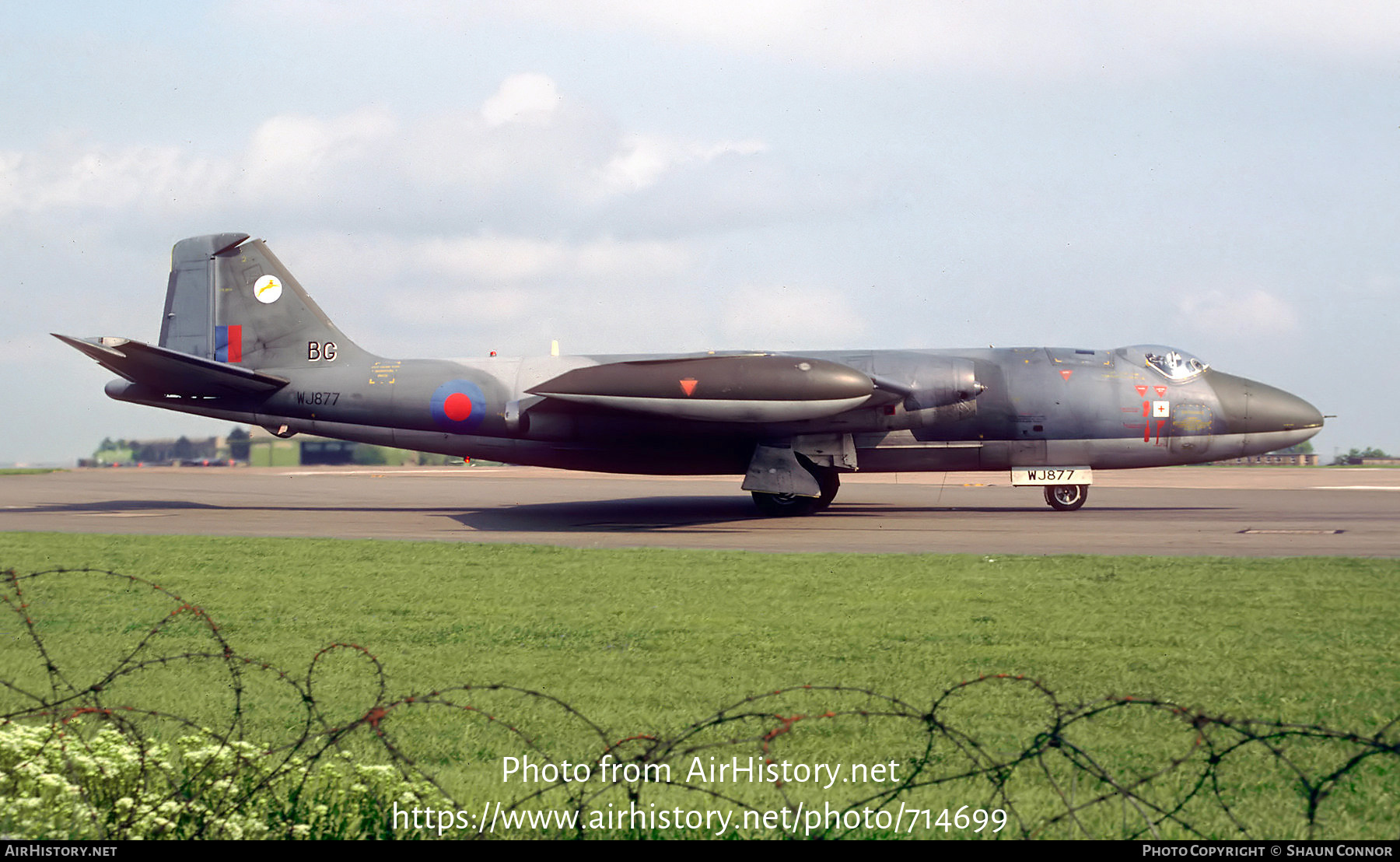 Aircraft Photo of WJ877 | English Electric Canberra T4 | UK - Air Force | AirHistory.net #714699