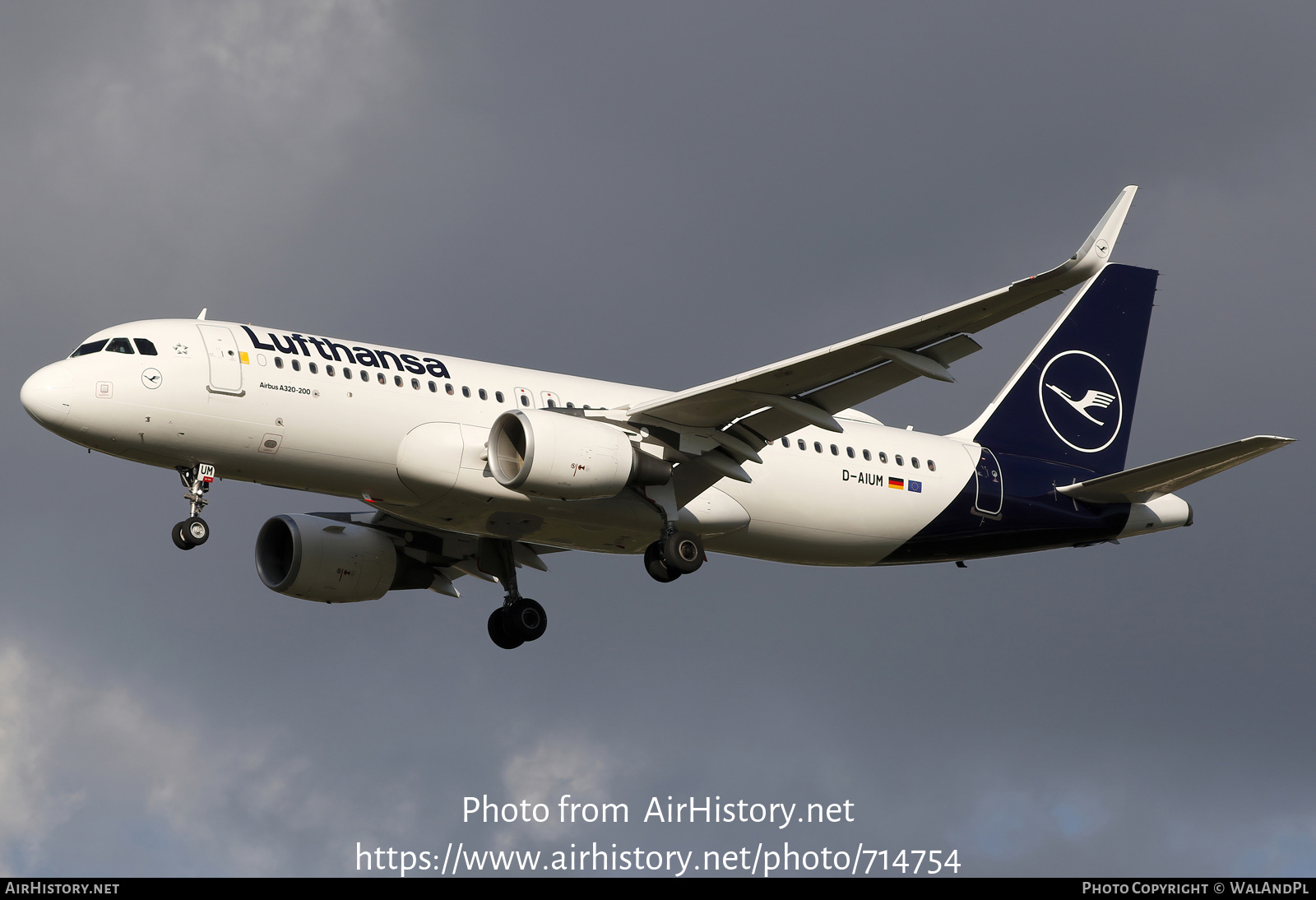 Aircraft Photo of D-AIUM | Airbus A320-214 | Lufthansa | AirHistory.net #714754