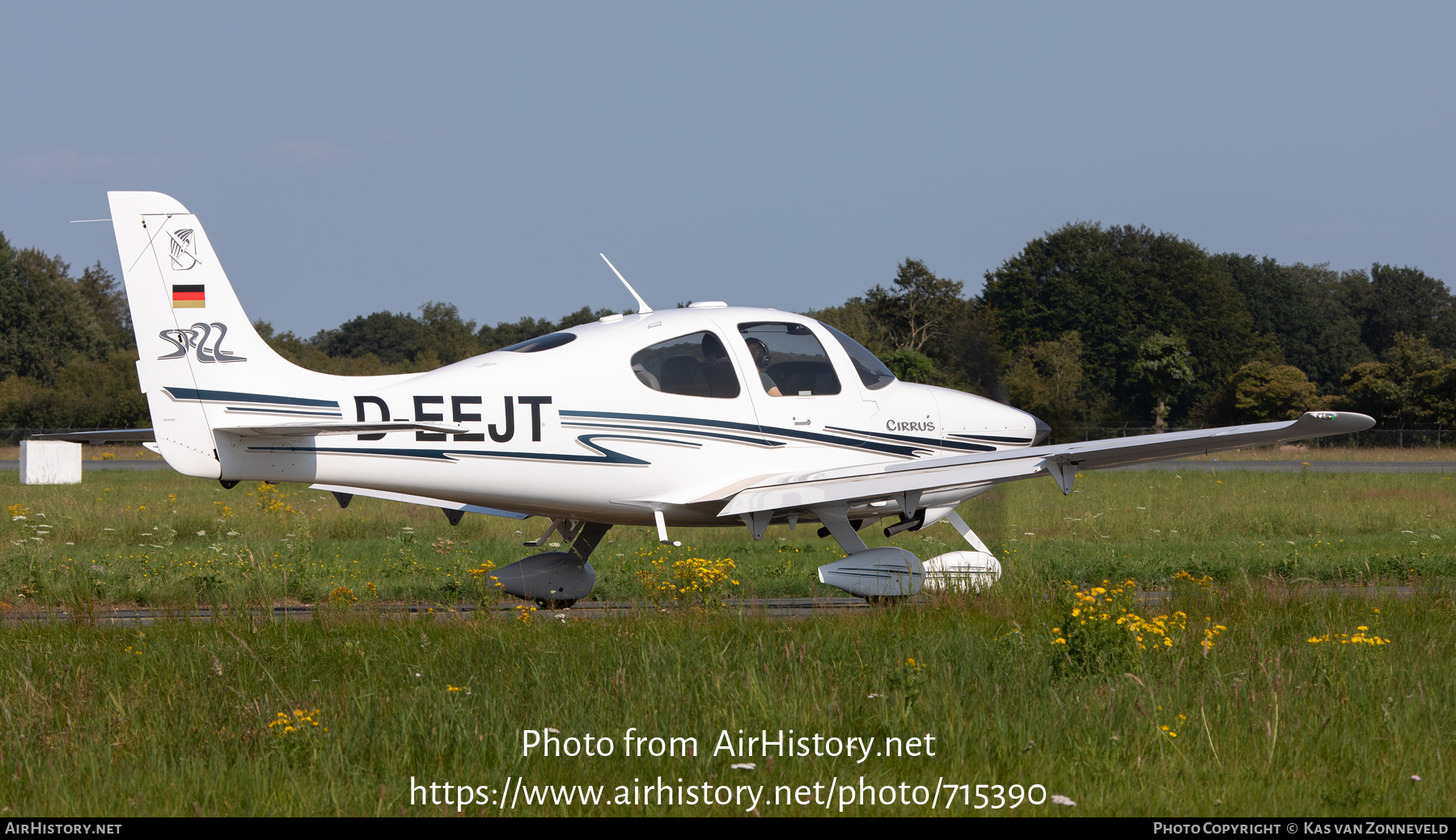 Aircraft Photo of D-EEJT | Cirrus SR-22 G1 | AirHistory.net #715390