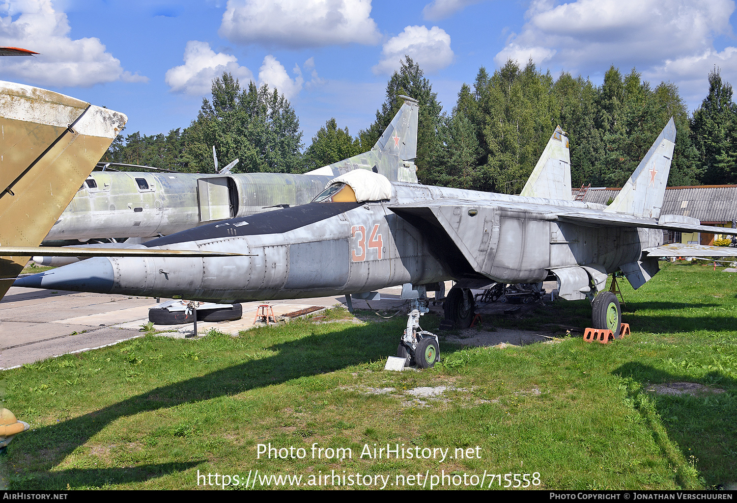 Aircraft Photo of 34 red | Mikoyan-Gurevich MiG-25RBS | Soviet Union - Air Force | AirHistory.net #715558