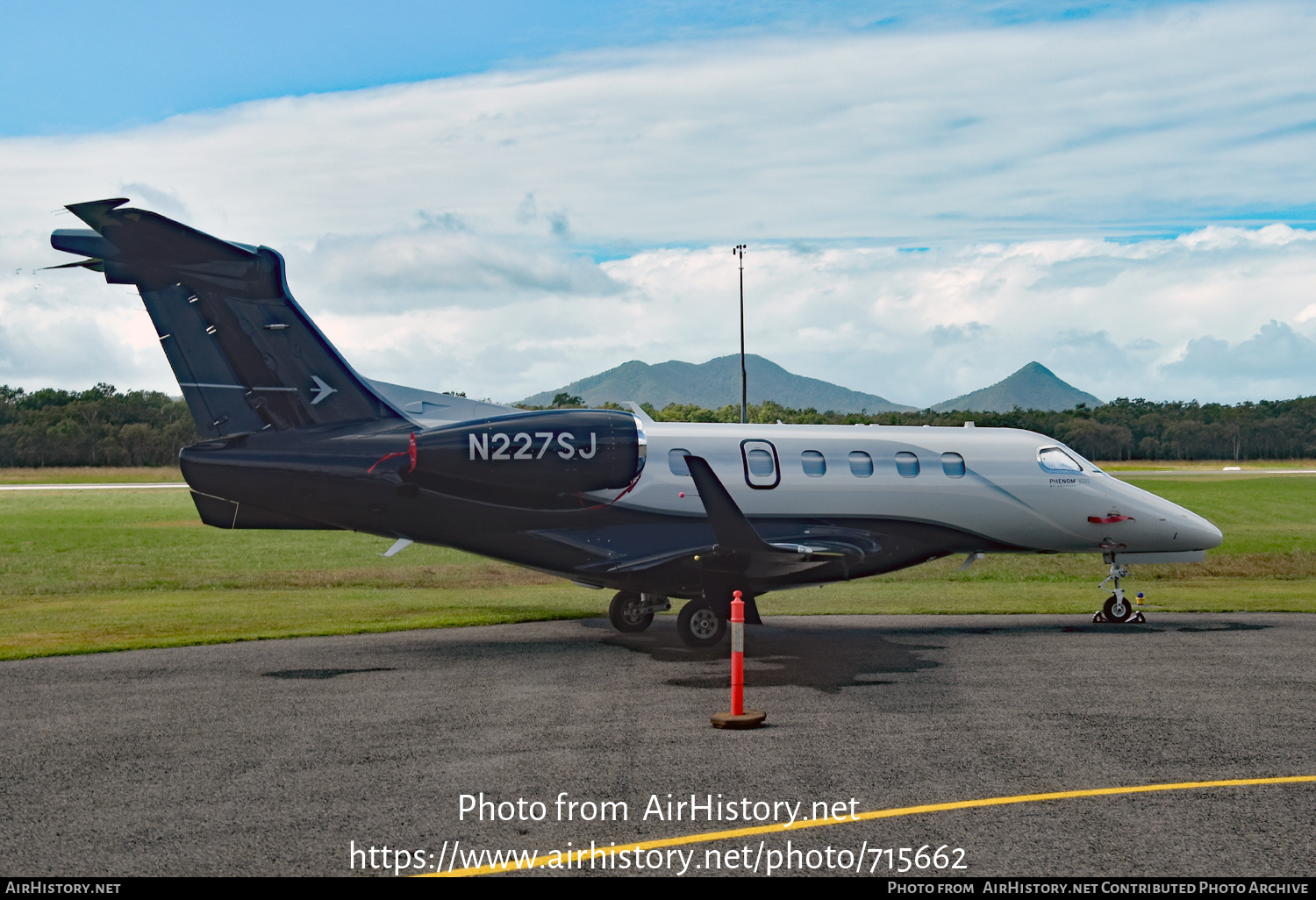 Aircraft Photo of N227SJ | Embraer EMB-505 Phenom 300E | AirHistory.net #715662