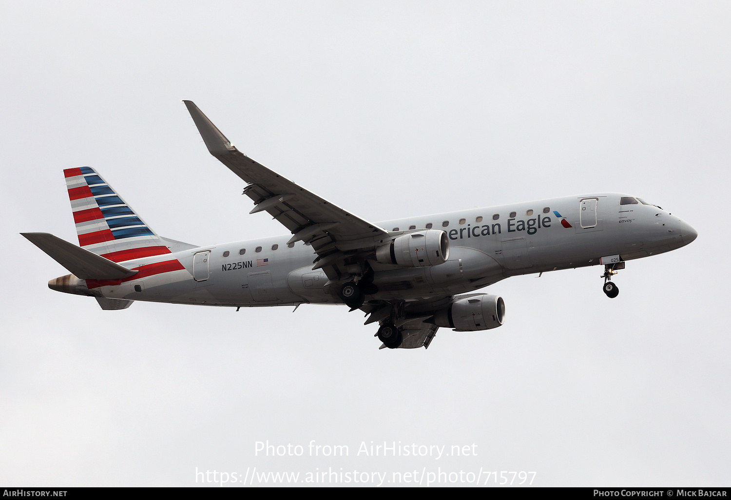 Aircraft Photo of N225NN | Embraer 175LR (ERJ-170-200LR) | American Eagle | AirHistory.net #715797