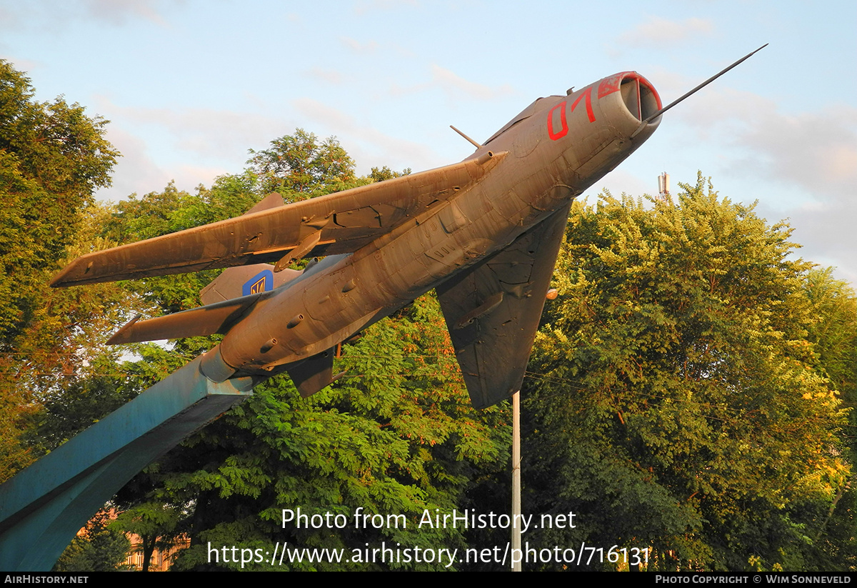 Aircraft Photo of 01 red | Mikoyan-Gurevich MiG-19S | Ukraine - Air Force | AirHistory.net #716131