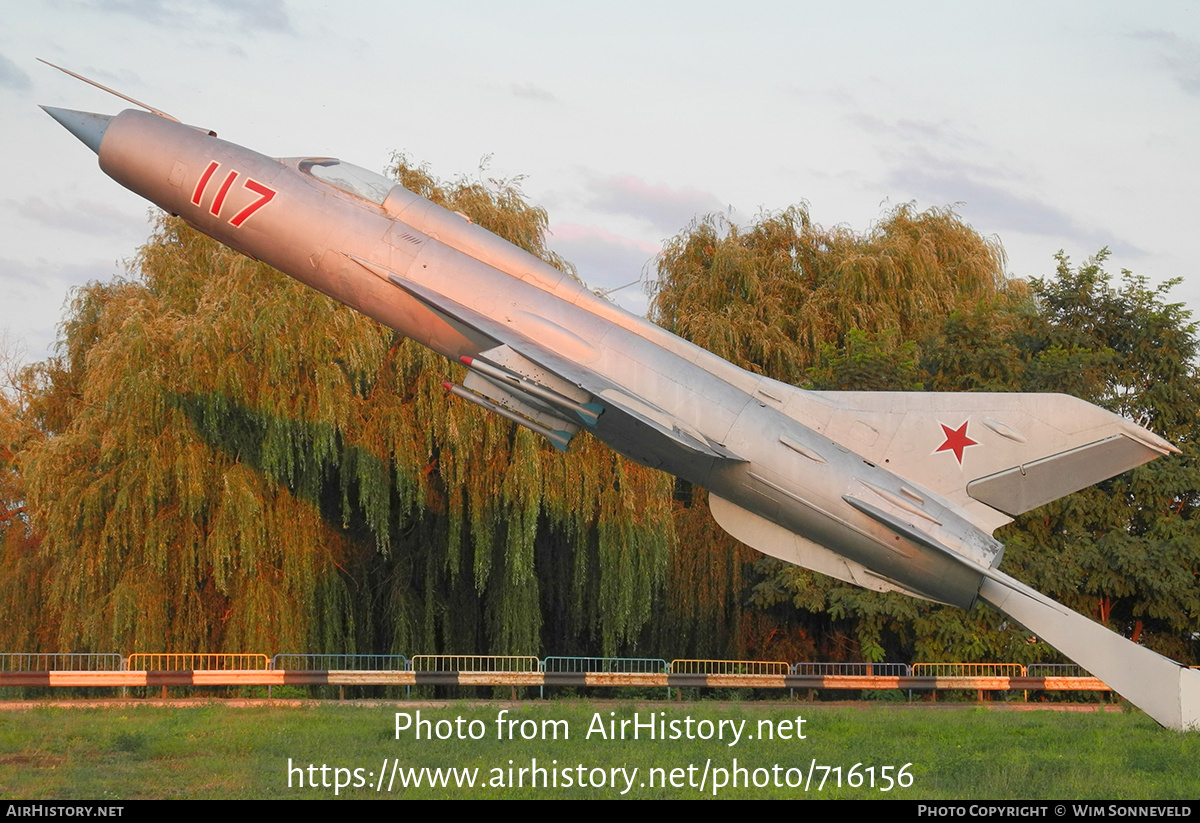 Aircraft Photo of 117 red | Mikoyan-Gurevich MiG-21PF | Soviet Union - Air Force | AirHistory.net #716156