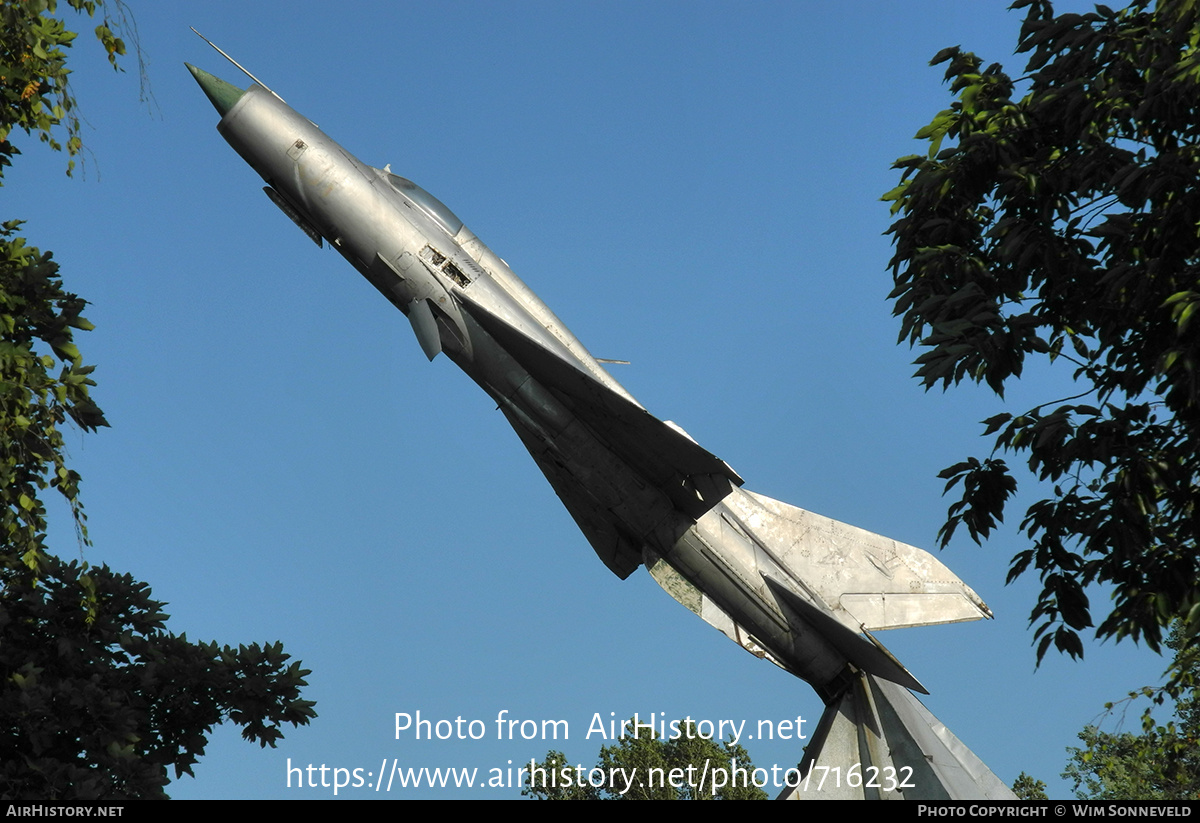 Aircraft Photo of 01 red | Mikoyan-Gurevich MiG-21PF | Soviet Union - Air Force | AirHistory.net #716232