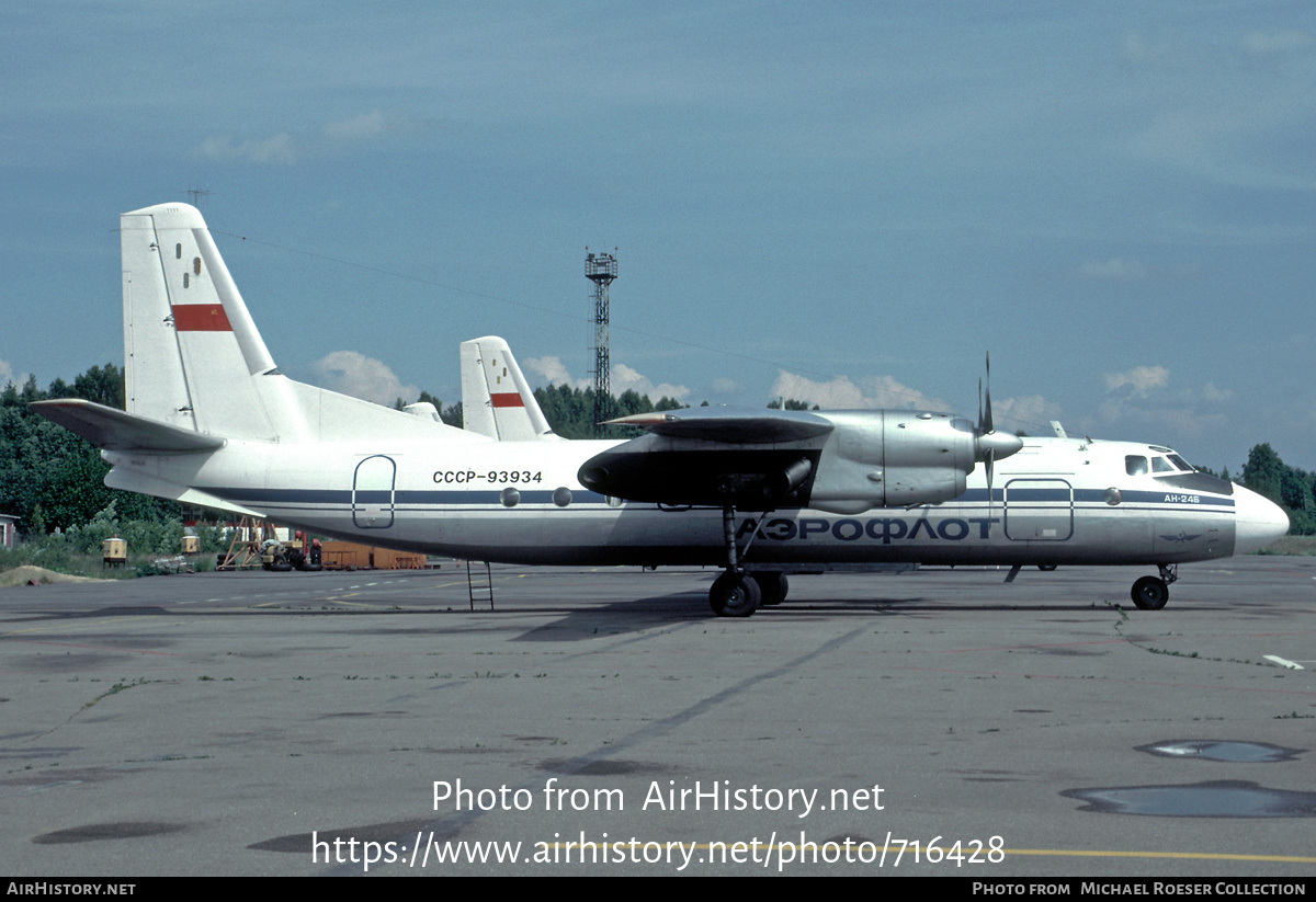 Aircraft Photo of CCCP-93934 | Antonov An-24B | Aeroflot | AirHistory.net #716428