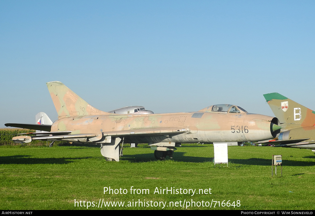 Aircraft Photo of 5316 | Sukhoi Su-7BM | Czechoslovakia - Air Force | AirHistory.net #716648