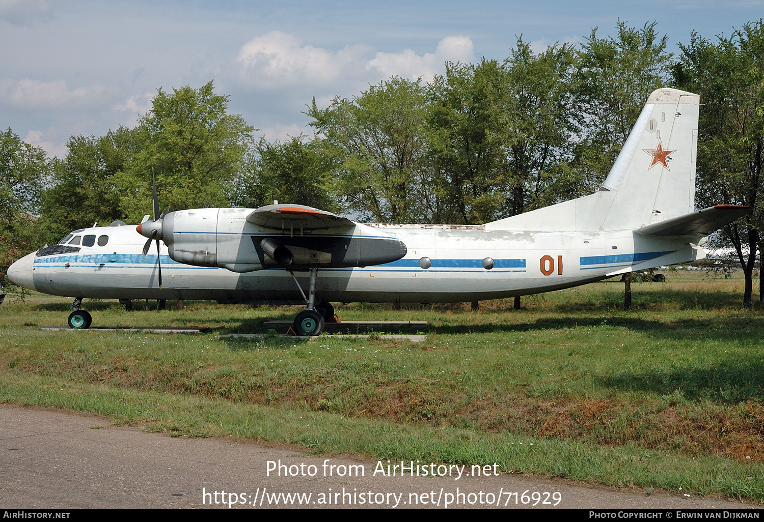 Aircraft Photo of 01 red | Antonov An-24T | Russia - Air Force | AirHistory.net #716929