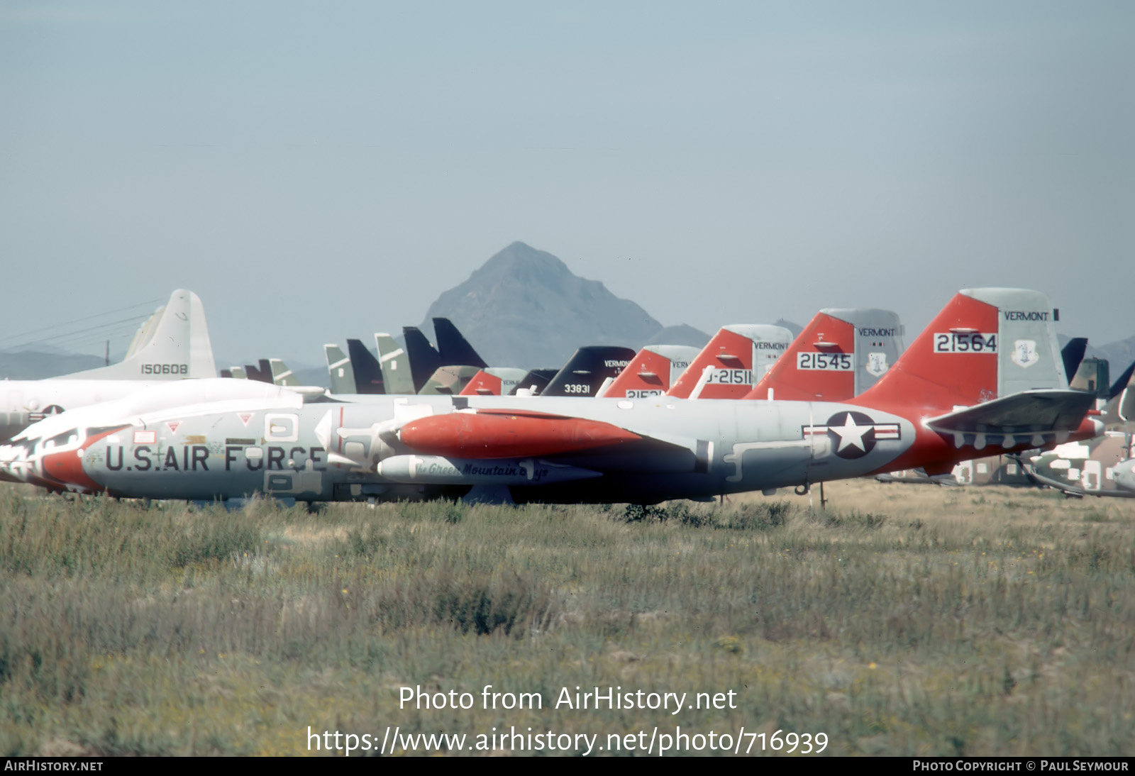 Aircraft Photo of 52-1564 / 21564 | Martin EB-57B Canberra | USA - Air Force | AirHistory.net #716939