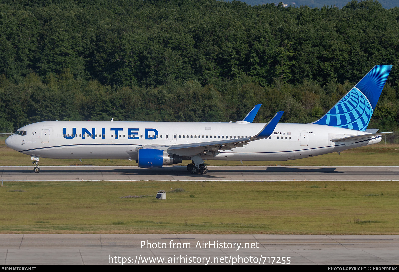 Aircraft Photo of N657UA | Boeing 767-322/ER | United Airlines | AirHistory.net #717255