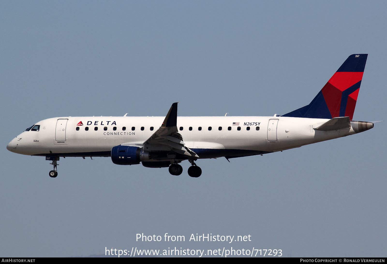 Aircraft Photo of N267SY | Embraer 175LL (ERJ-170-200LL) | Delta Connection | AirHistory.net #717293