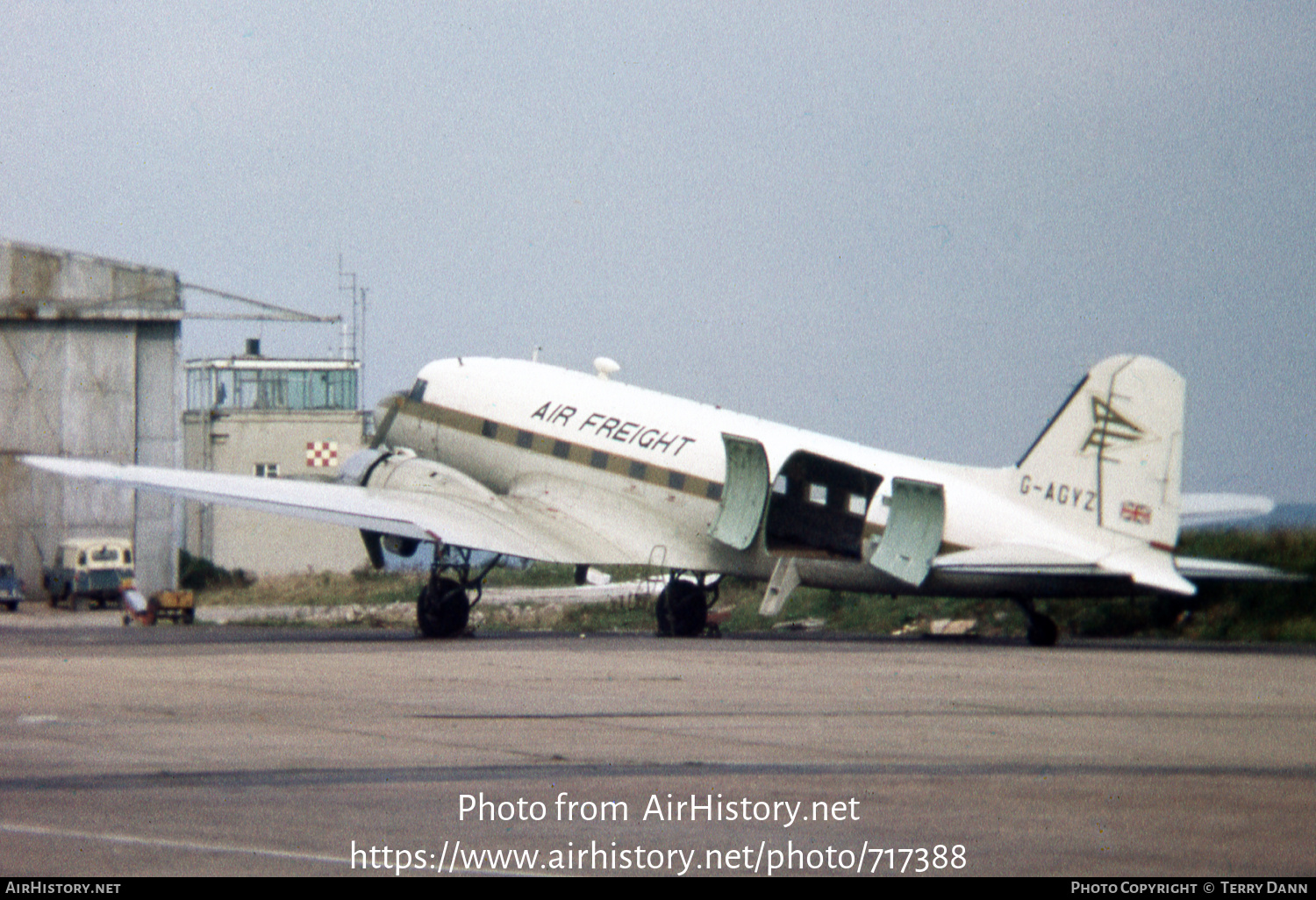 Aircraft Photo of G-AGYZ | Douglas C-47A Skytrain | Air Freight | AirHistory.net #717388