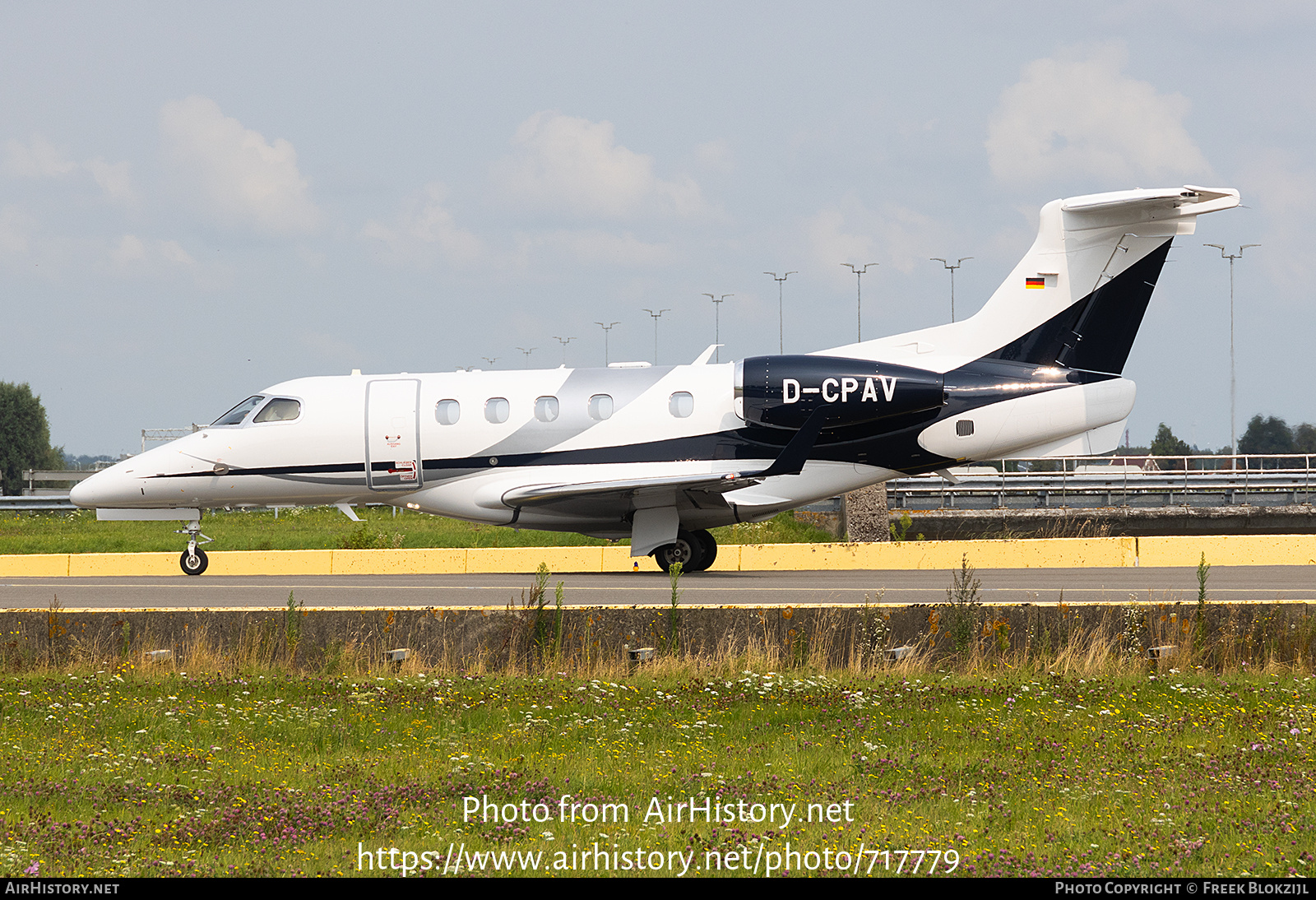 Aircraft Photo of D-CPAV | Embraer EMB-505 Phenom 300 | AirHistory.net #717779