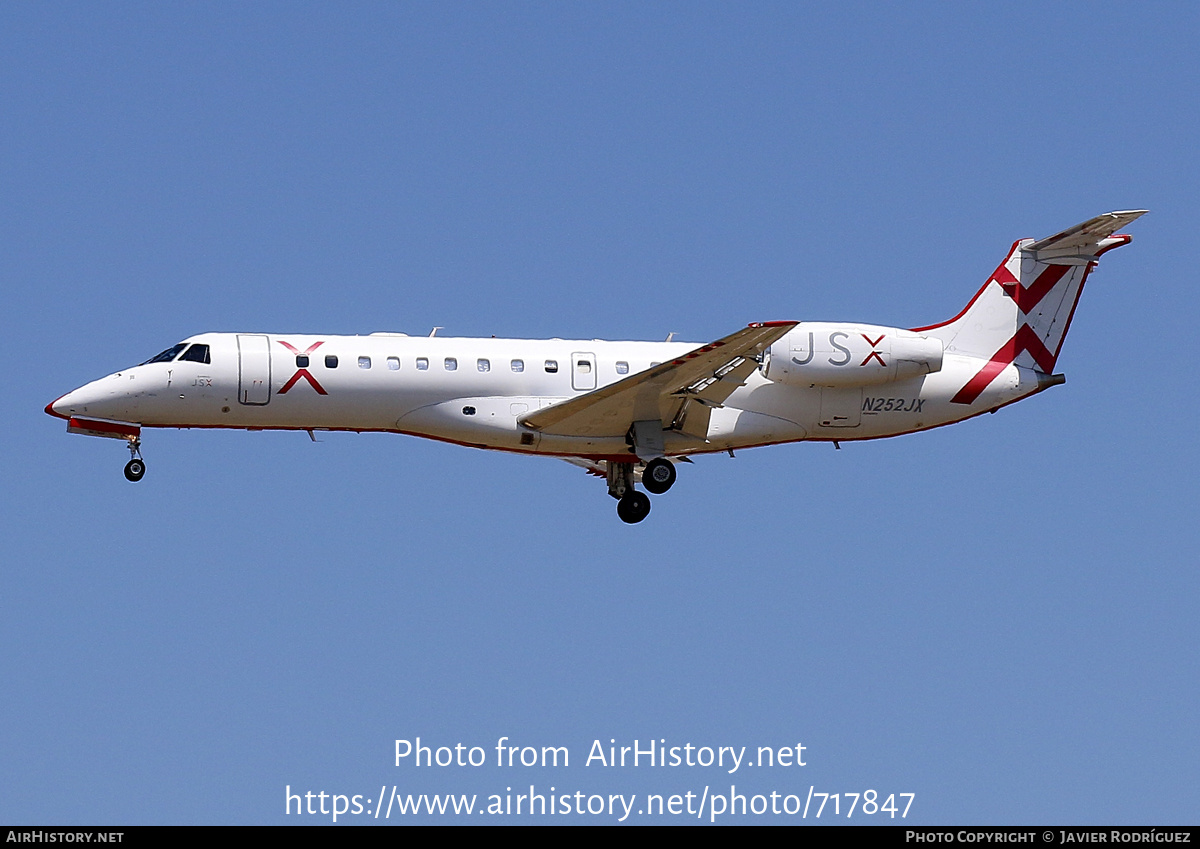 Aircraft Photo of N252JX | Embraer ERJ-135LR (EMB-135LR) | JetSuiteX - JSX | AirHistory.net #717847