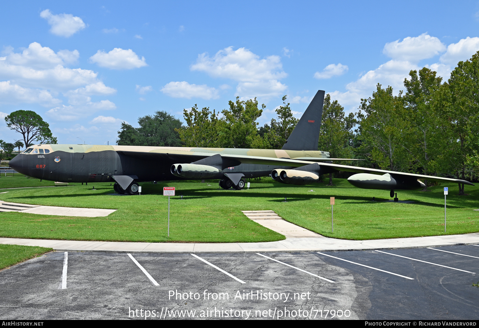 Aircraft Photo of 56-687 / 60687 | Boeing B-52D Stratofortress | USA - Air Force | AirHistory.net #717900