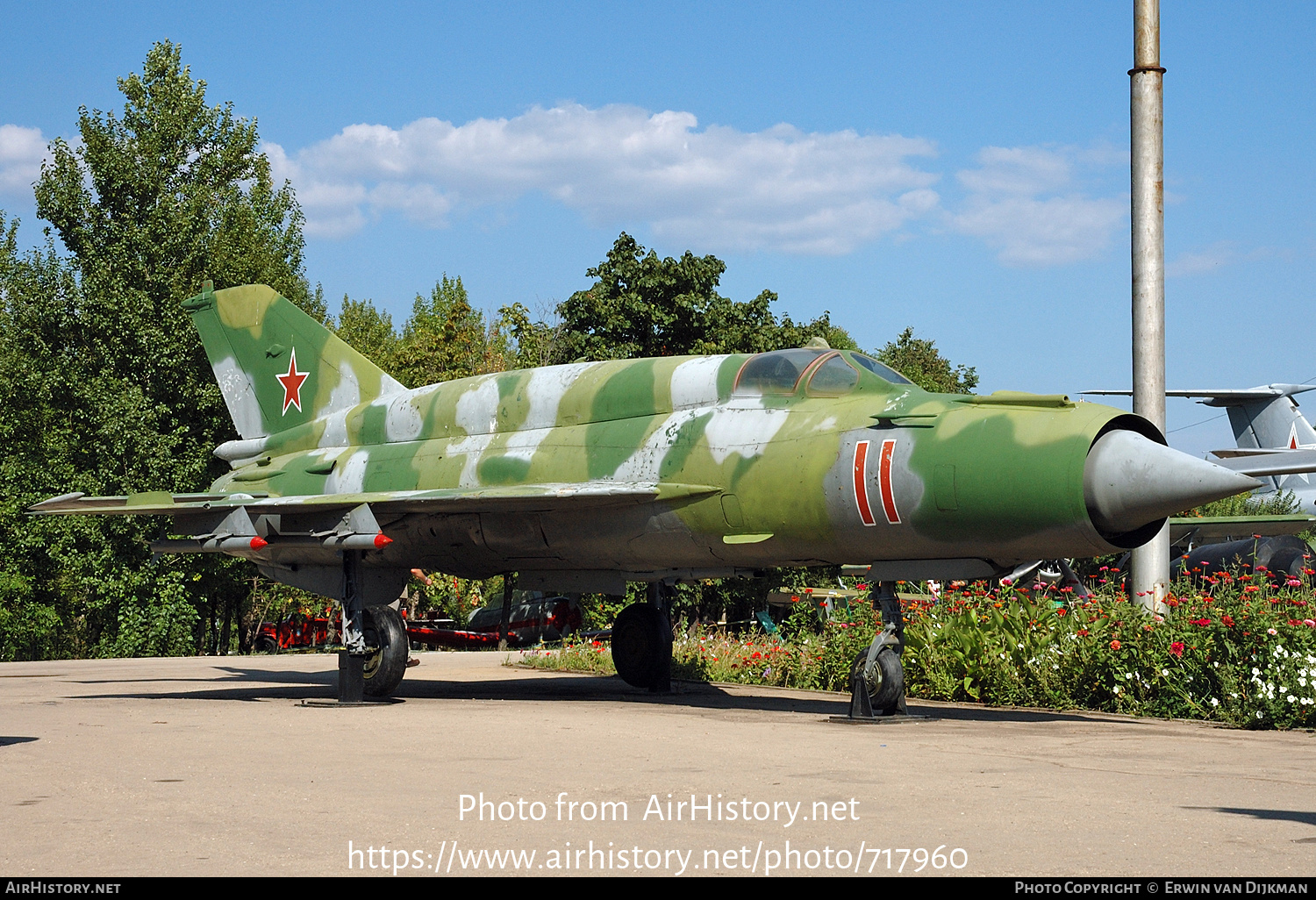 Aircraft Photo of 11 red | Mikoyan-Gurevich MiG-21SMT | Soviet Union - Air Force | AirHistory.net #717960