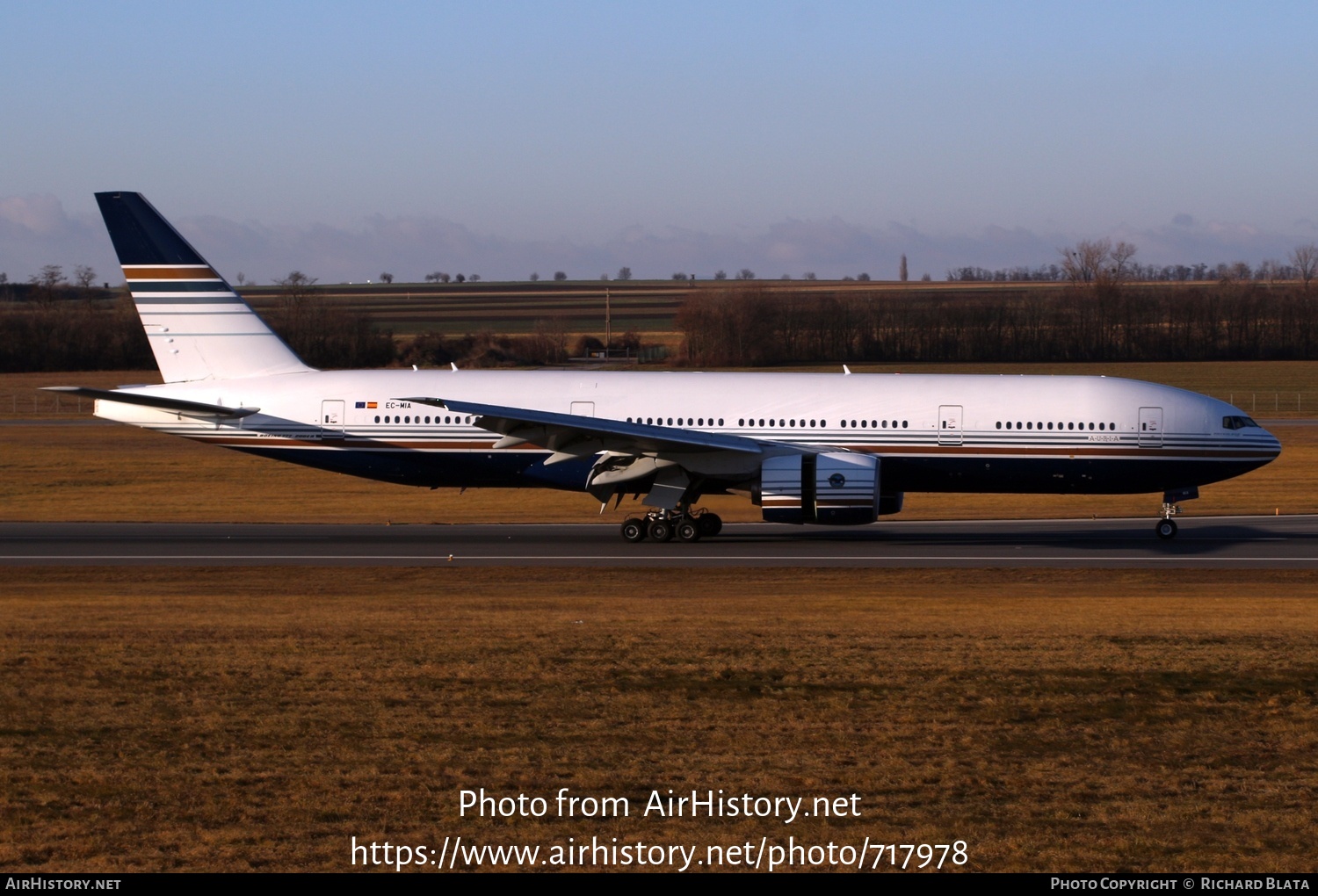 Aircraft Photo of EC-MIA | Boeing 777-28E/ER | Privilege Style | AirHistory.net #717978