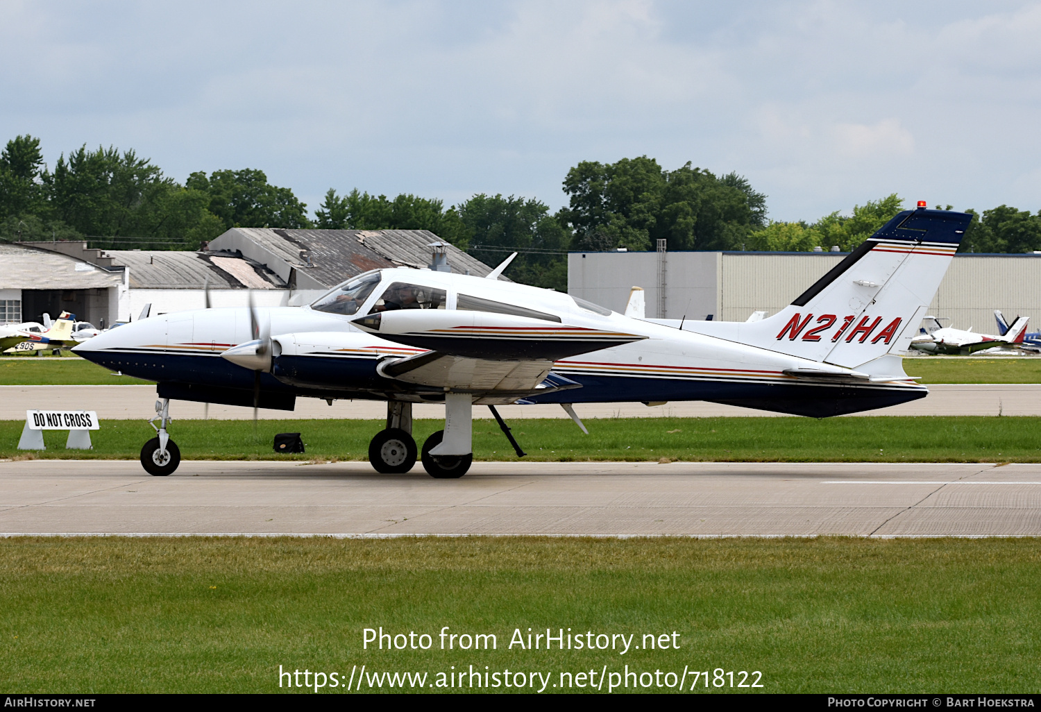 Aircraft Photo of N21HA | Cessna 310R | AirHistory.net #718122