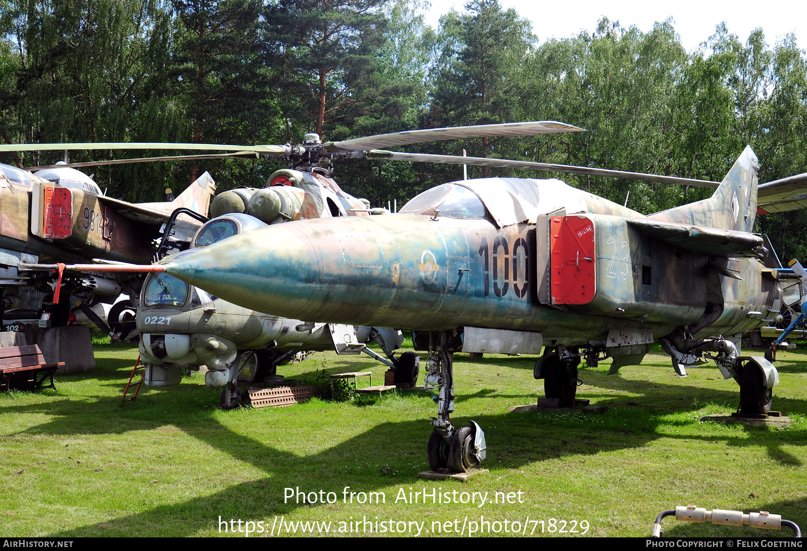 Aircraft Photo of 100 | Mikoyan-Gurevich MiG-23UB | East Germany - Air Force | AirHistory.net #718229